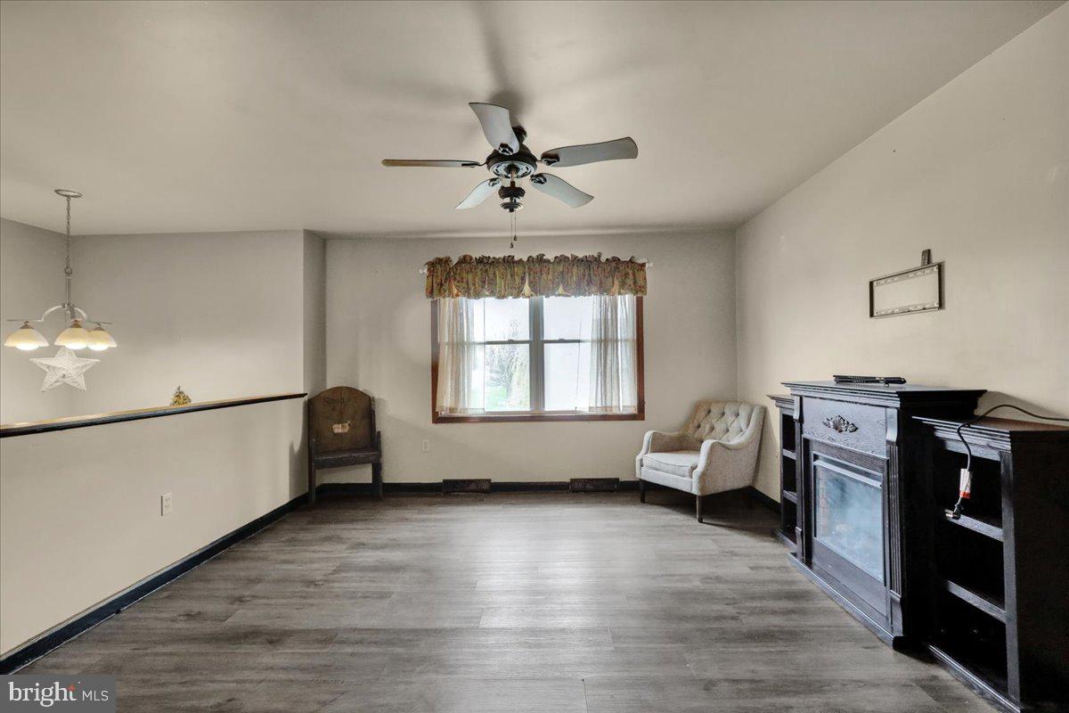 NEWBURG VILLAGE - Residential