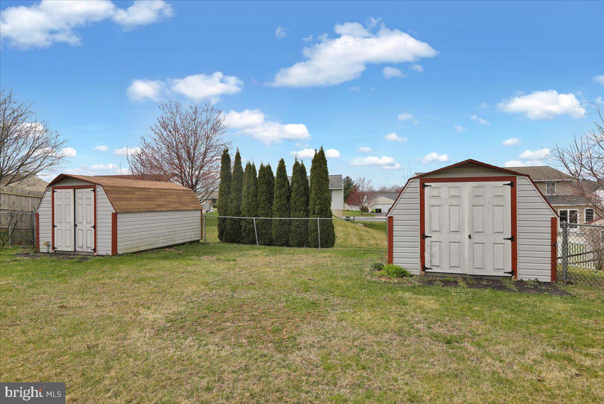 NEWBURG VILLAGE - Residential