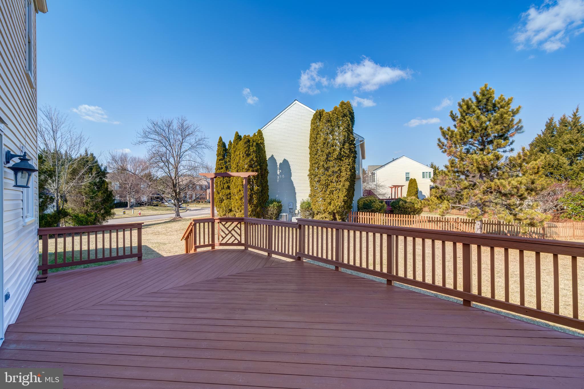 ASHBURN VILLAGE - Residential