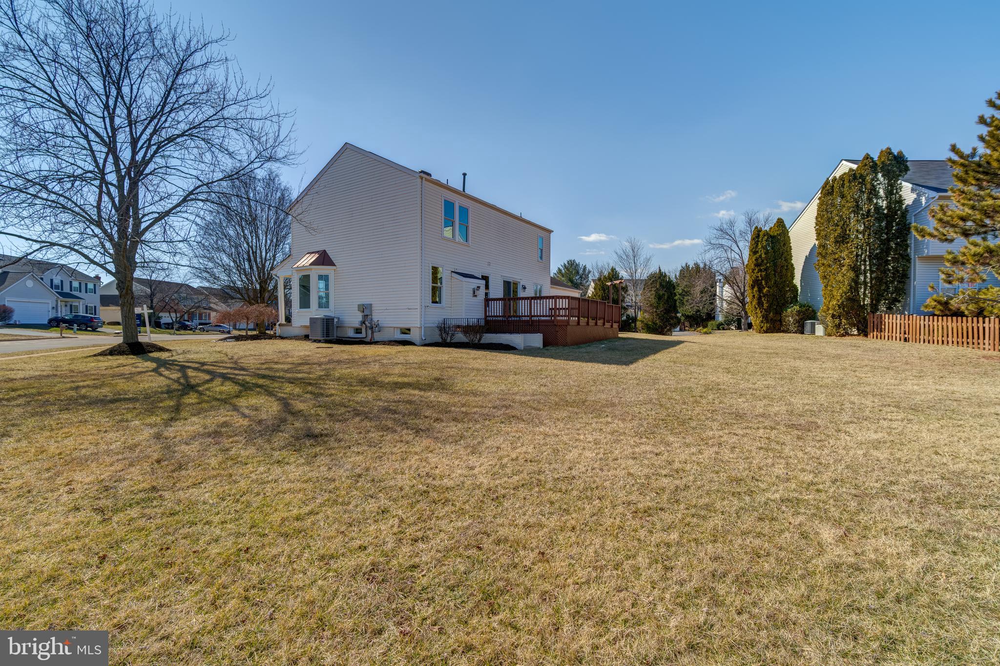 ASHBURN VILLAGE - Residential