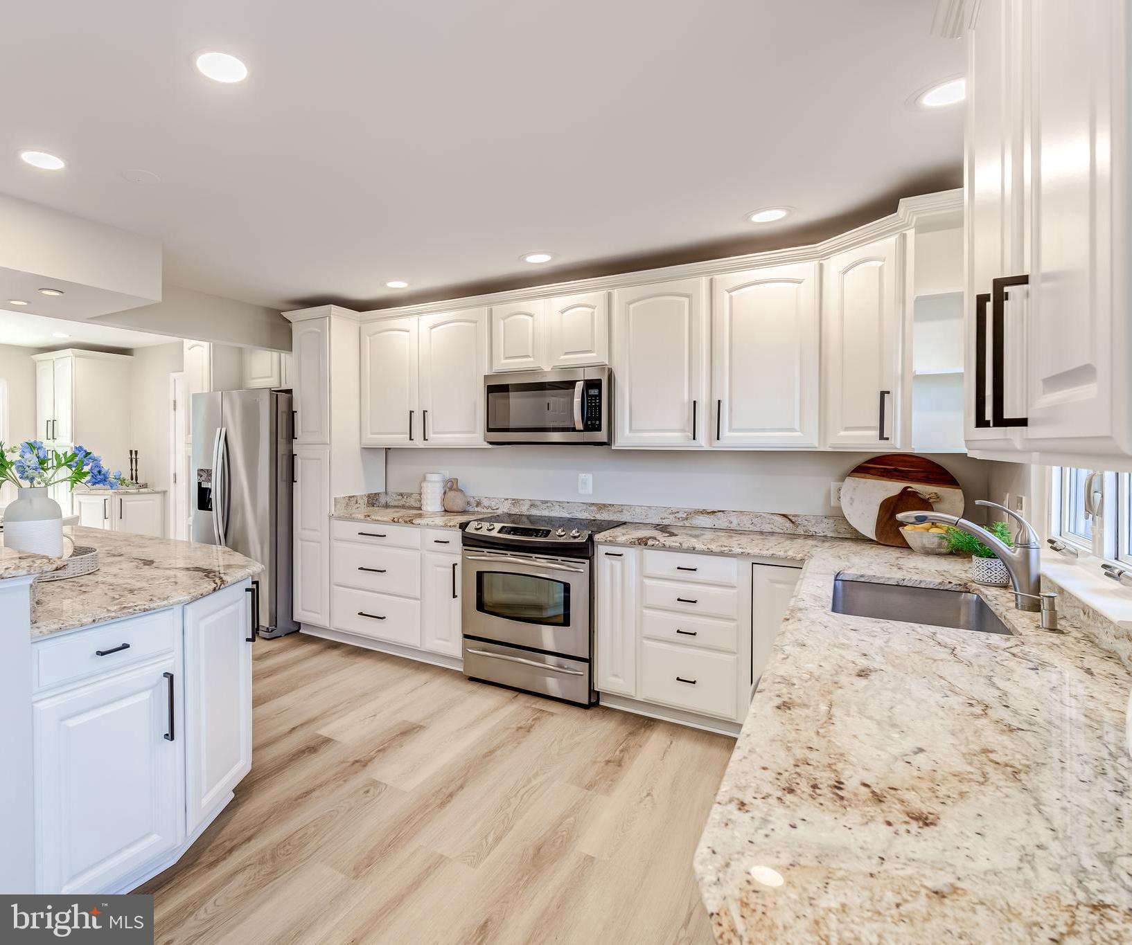 ASHBURN VILLAGE - Residential