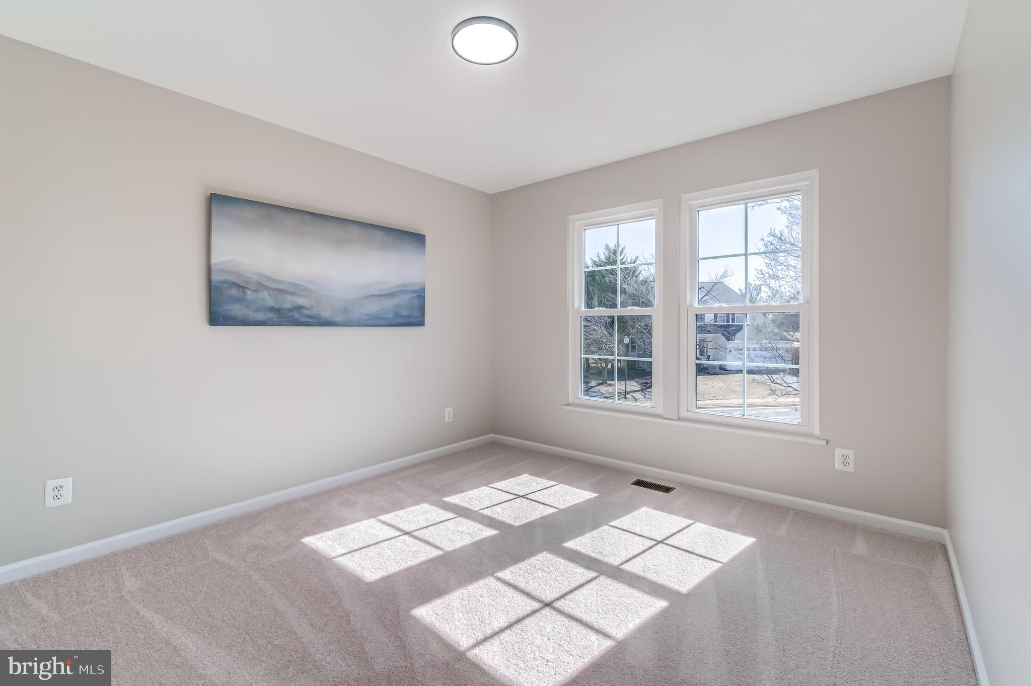 ASHBURN VILLAGE - Residential