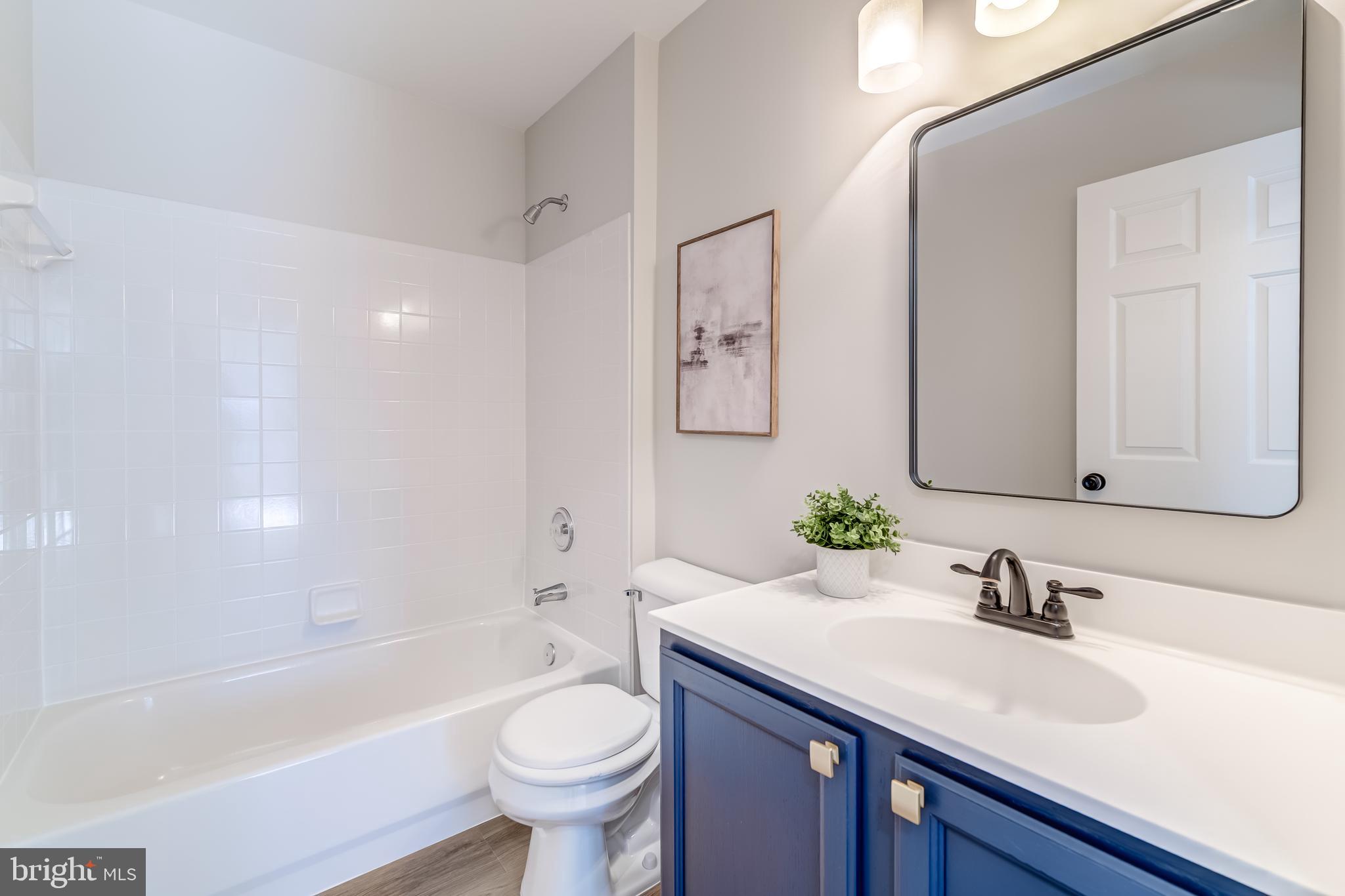 ASHBURN VILLAGE - Residential