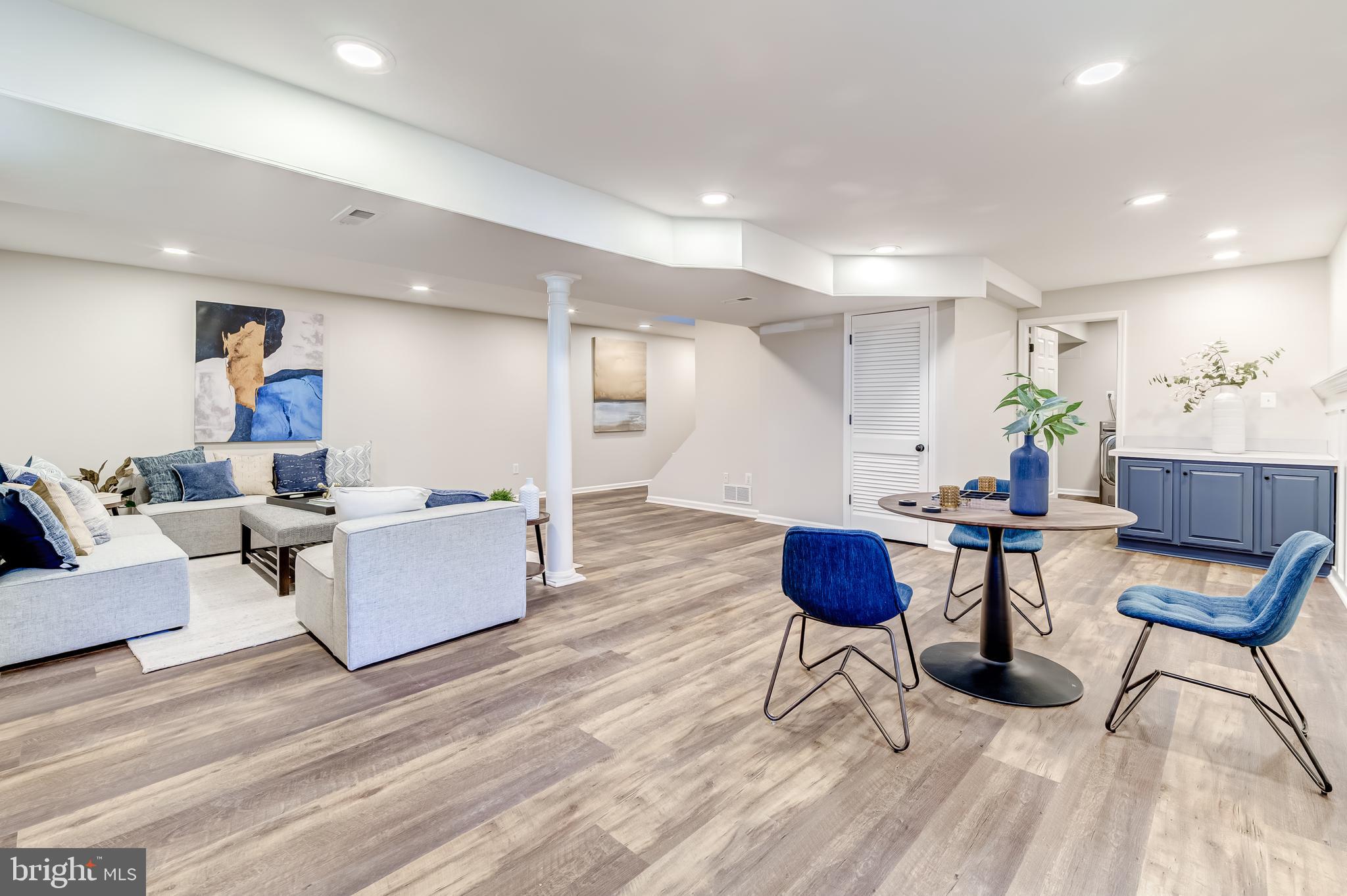 ASHBURN VILLAGE - Residential