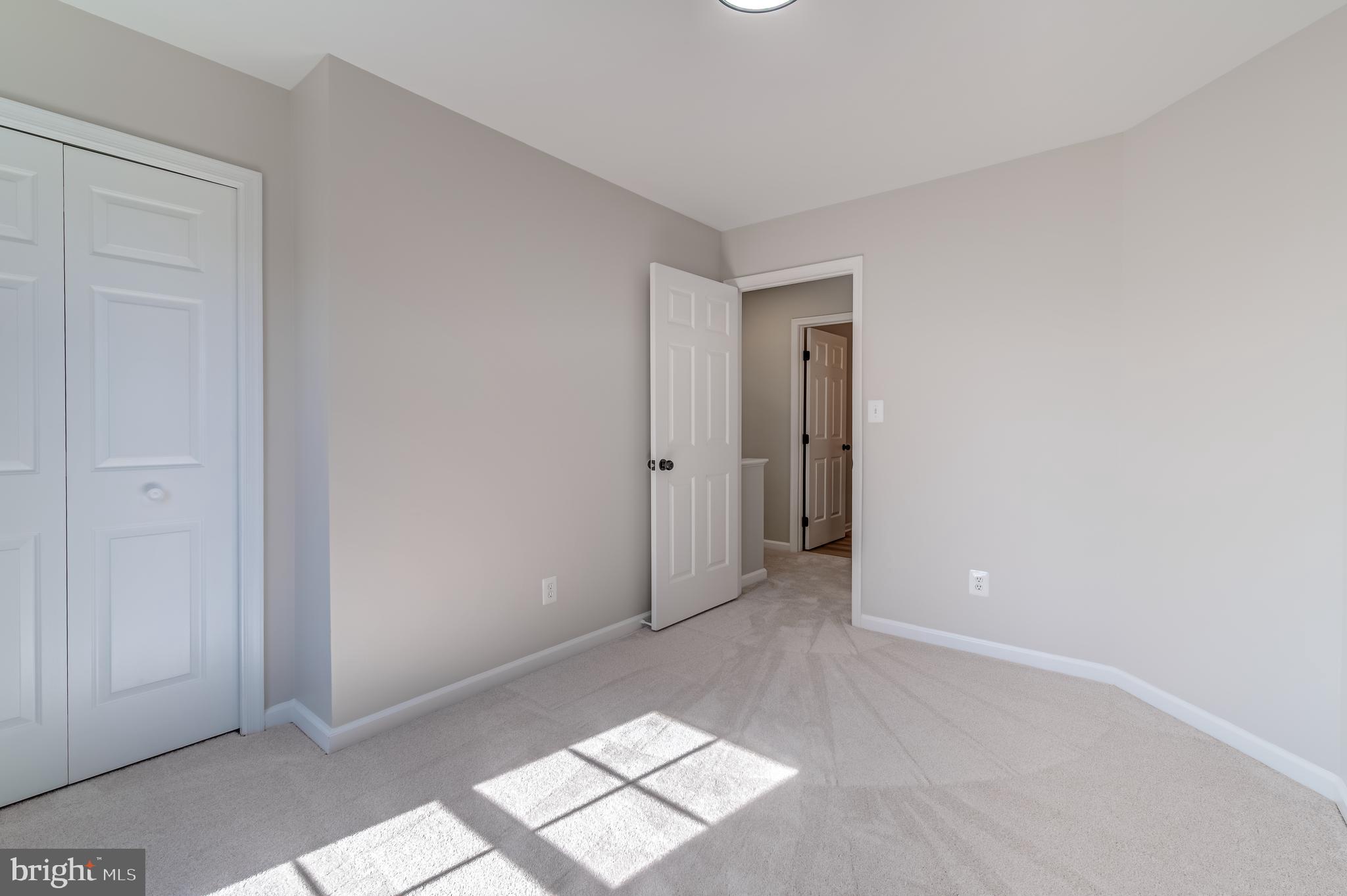 ASHBURN VILLAGE - Residential