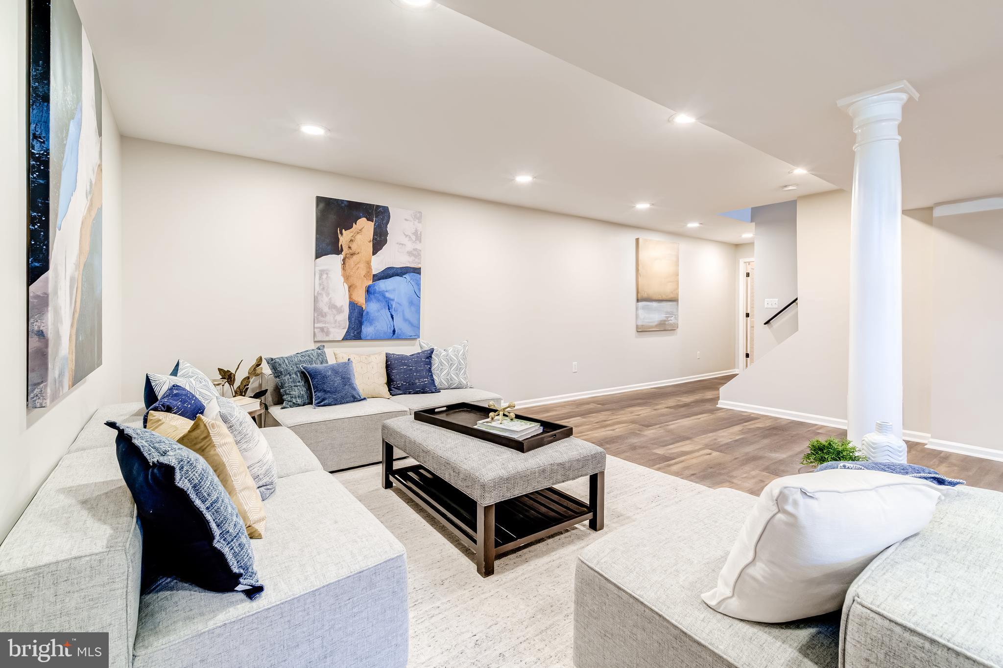 ASHBURN VILLAGE - Residential