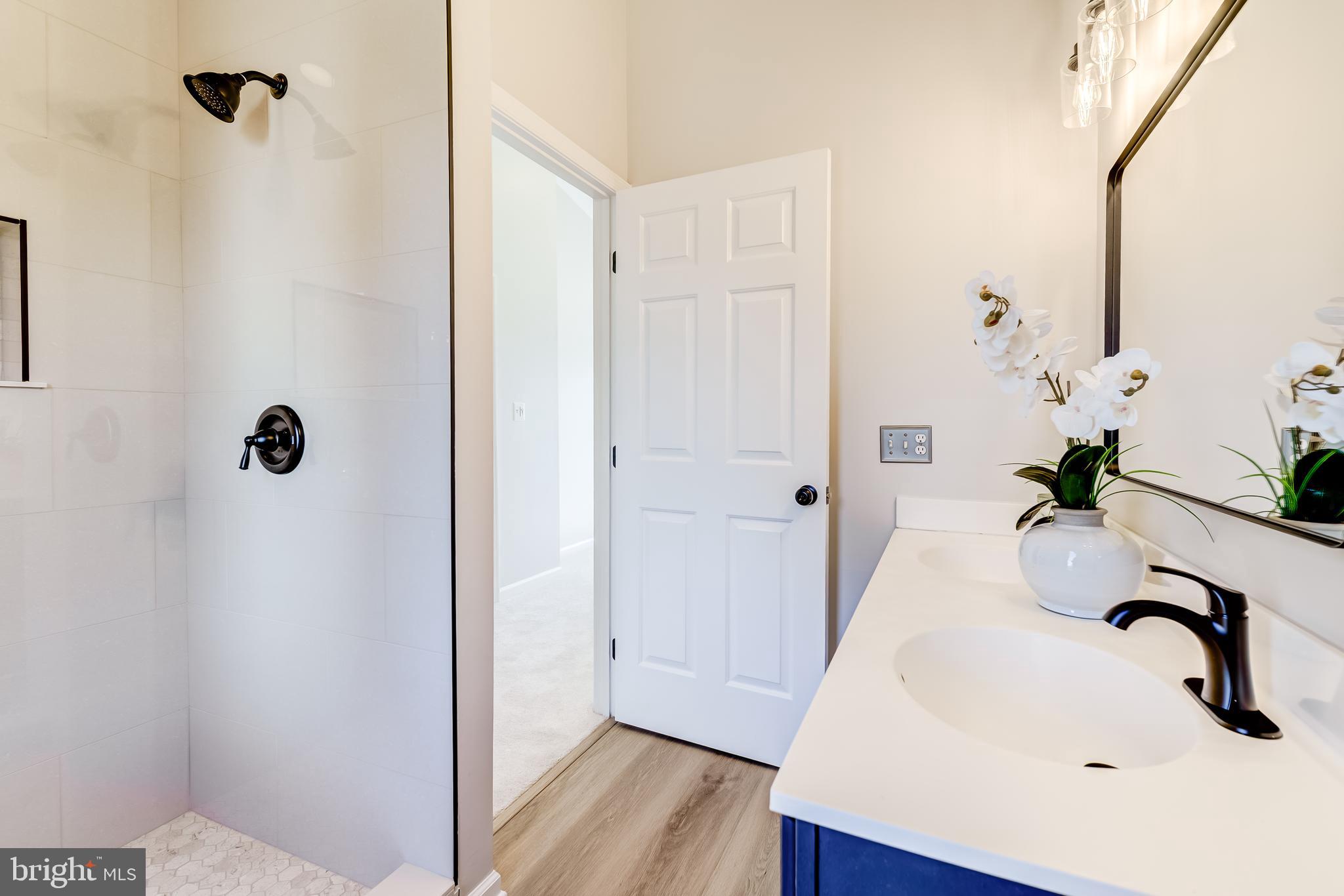 ASHBURN VILLAGE - Residential