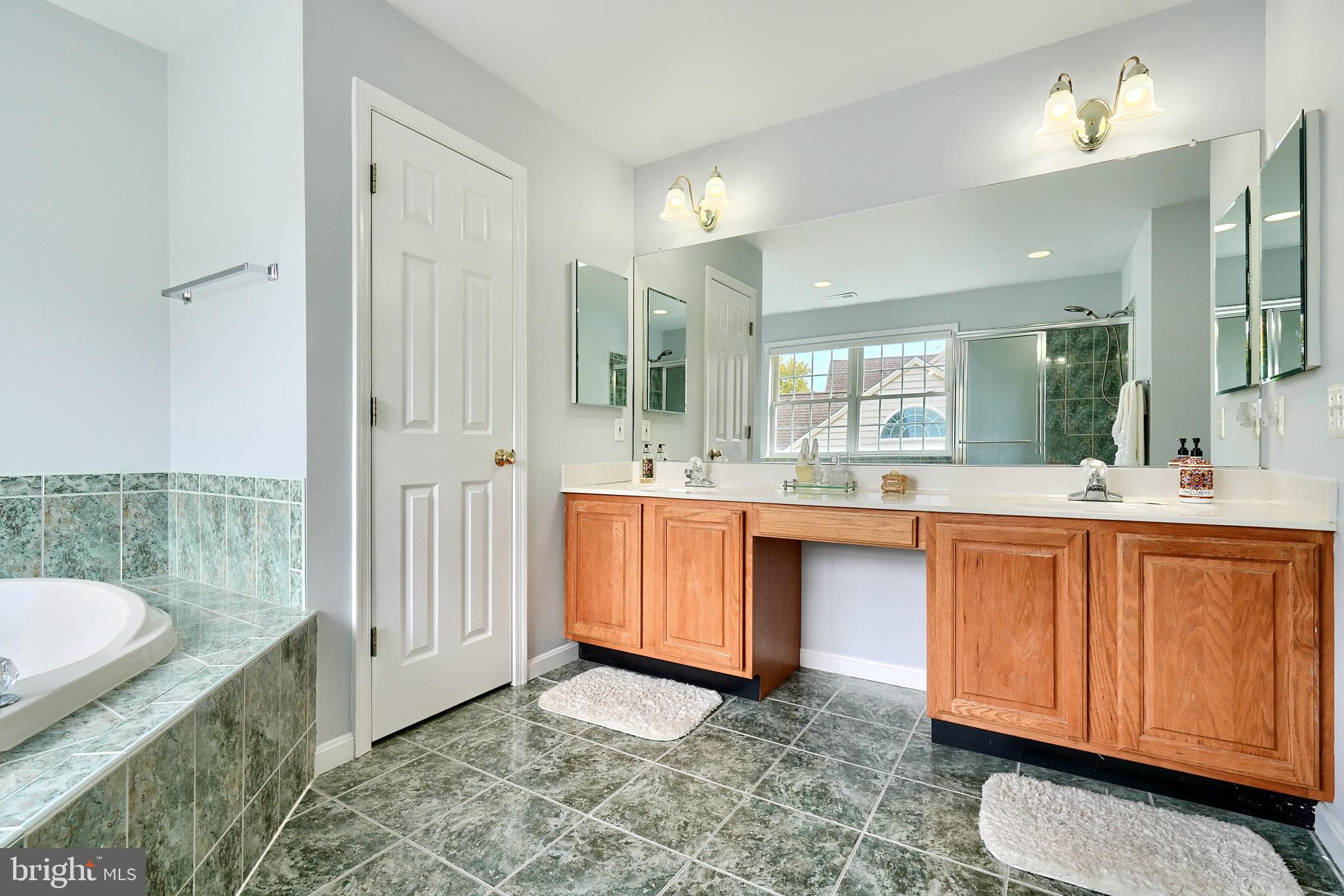 GOVERNORS RUN - Residential