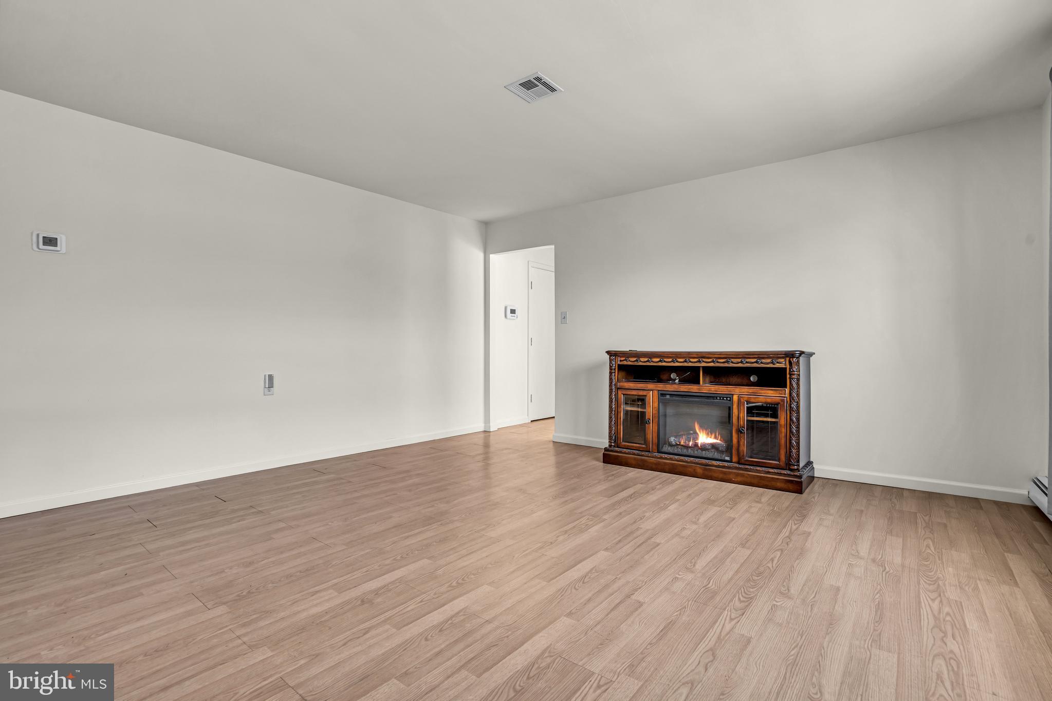 HOLIDAY CITY - BERKELEY - Residential