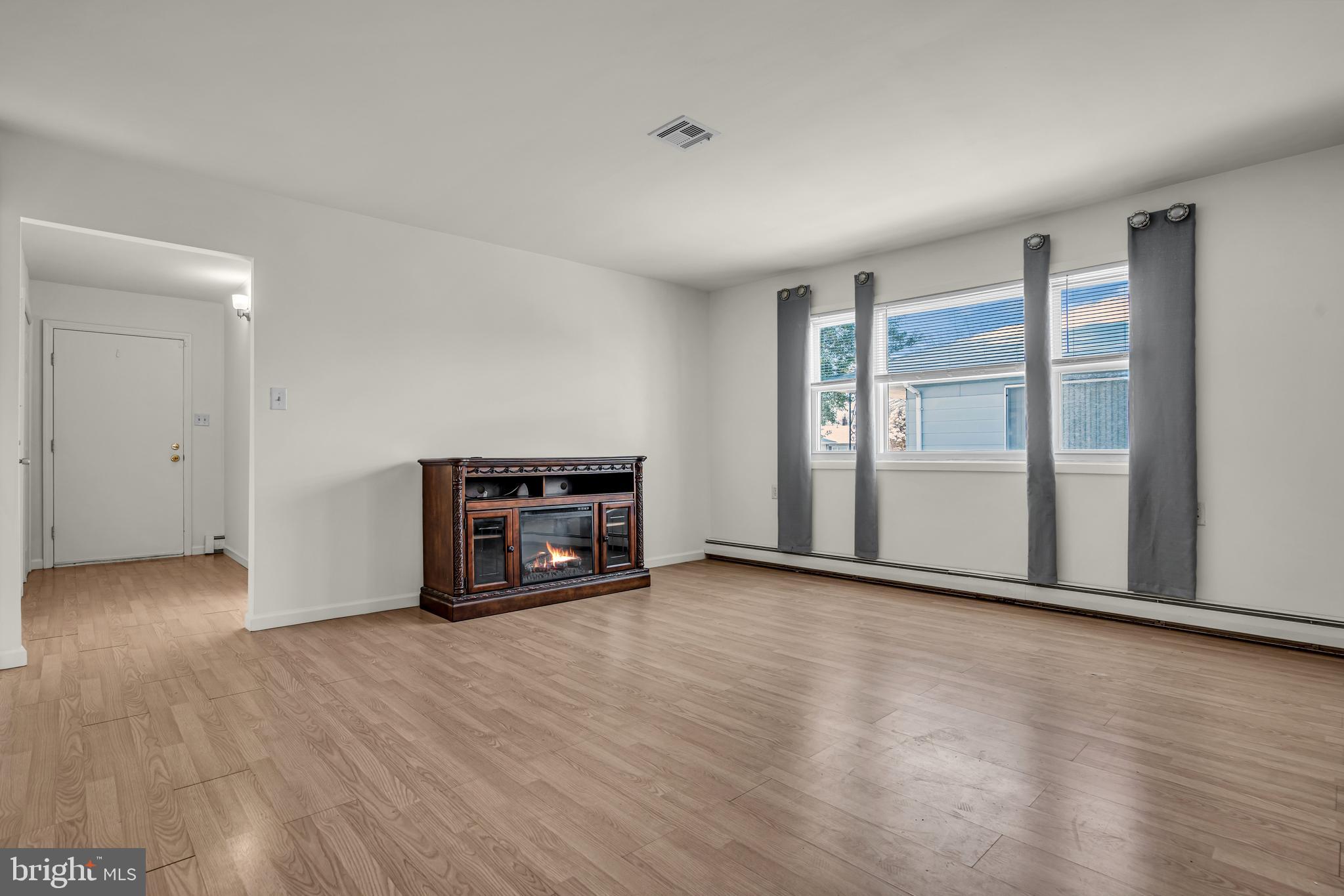 HOLIDAY CITY - BERKELEY - Residential