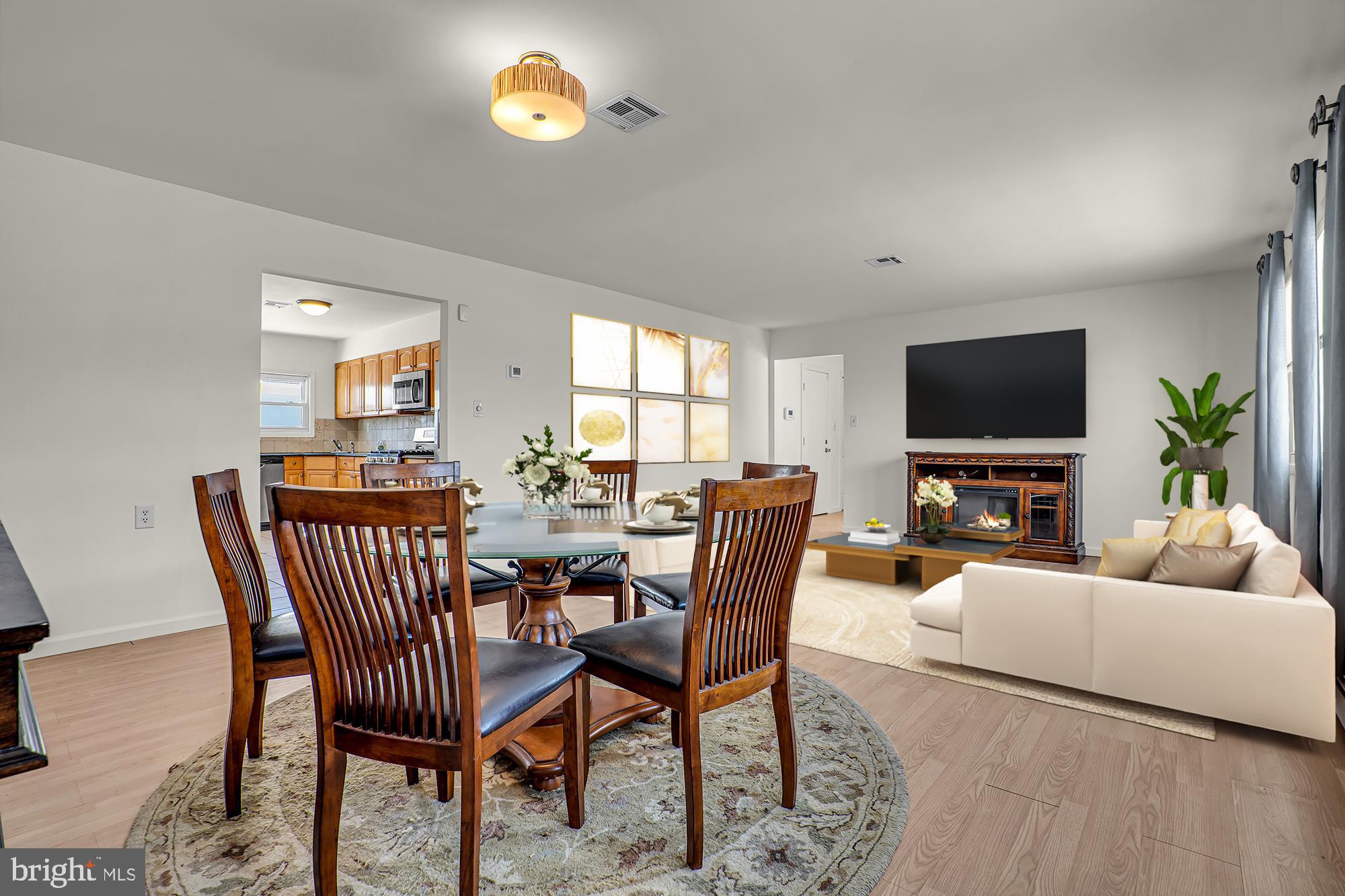 HOLIDAY CITY - BERKELEY - Residential