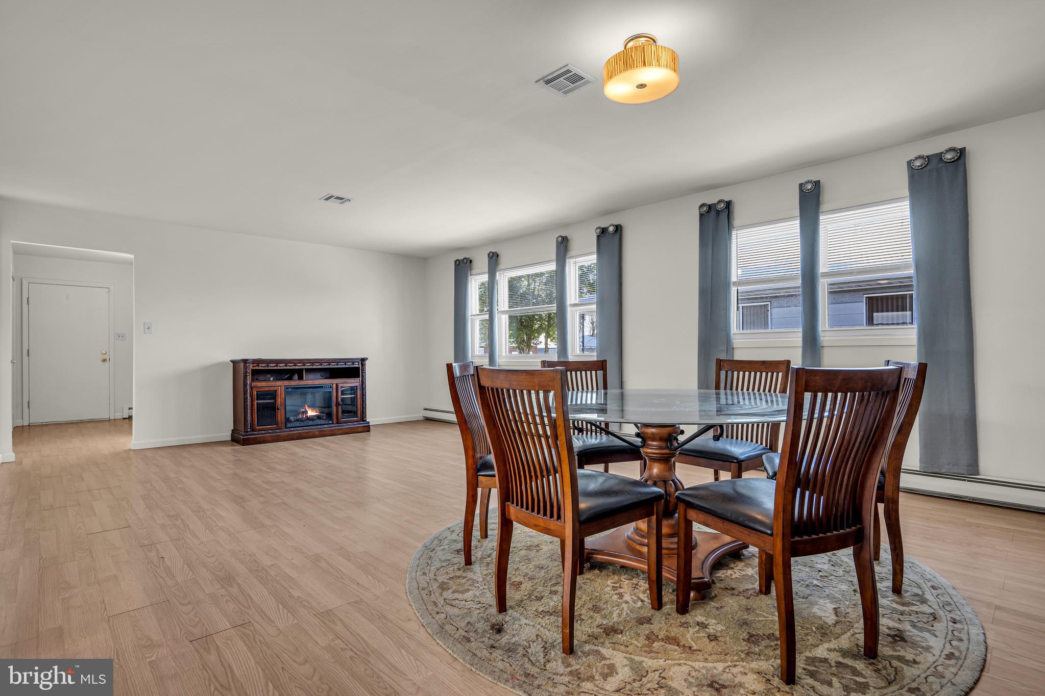 HOLIDAY CITY - BERKELEY - Residential