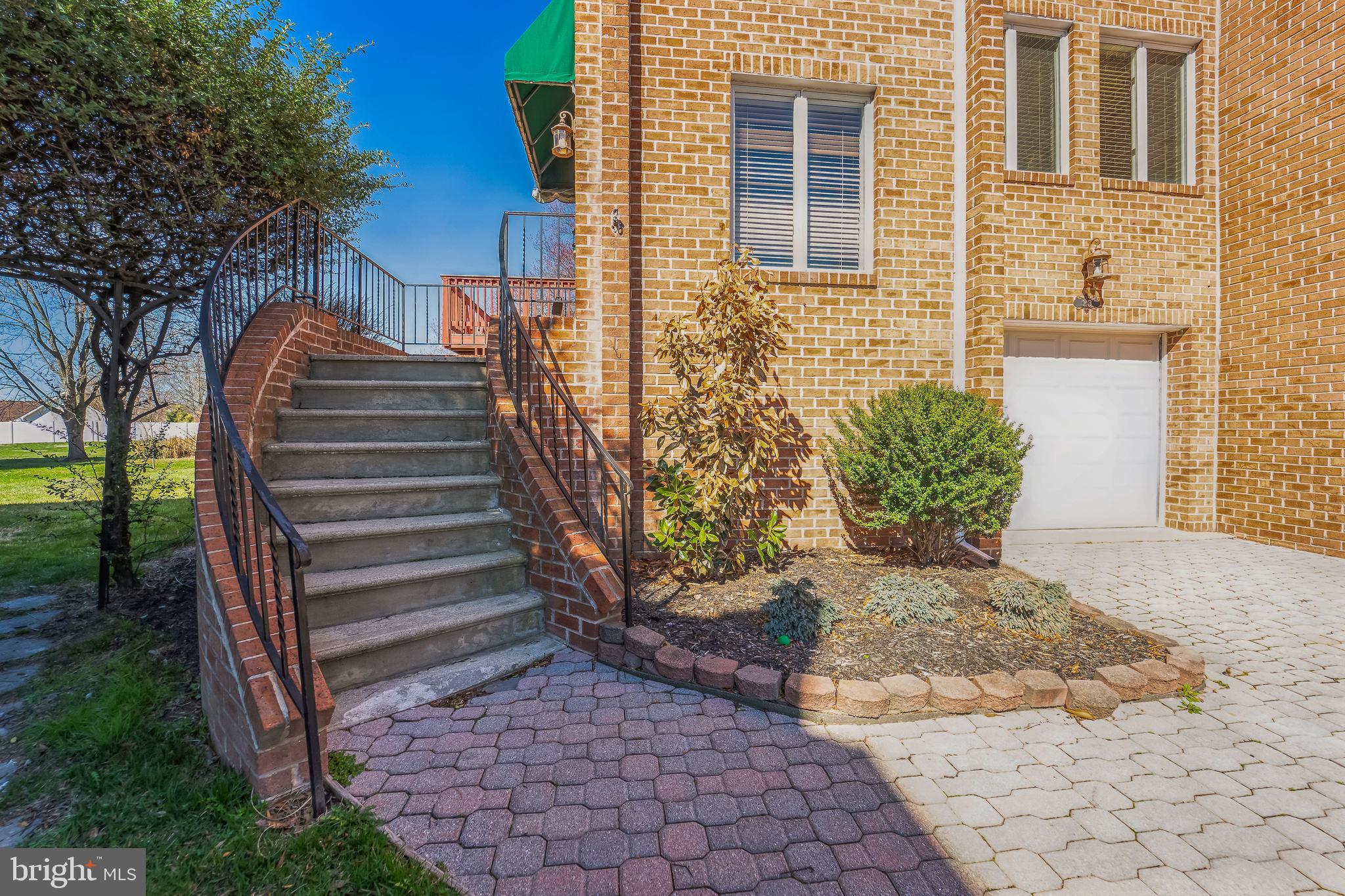 ARBOUR GREEN - Residential Lease