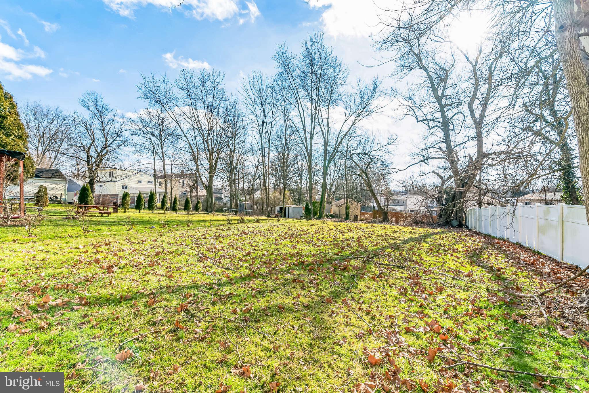 WILLOW GROVE - Residential