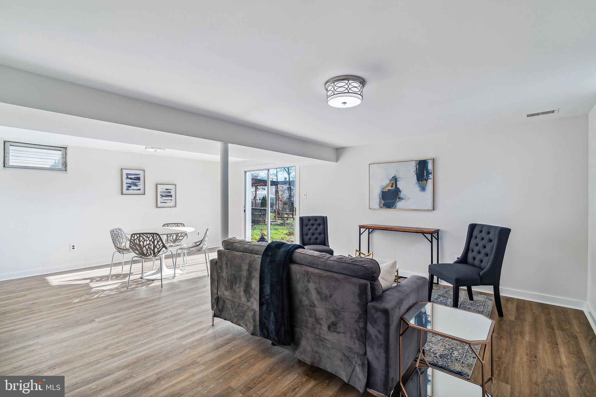 WILLOW GROVE - Residential