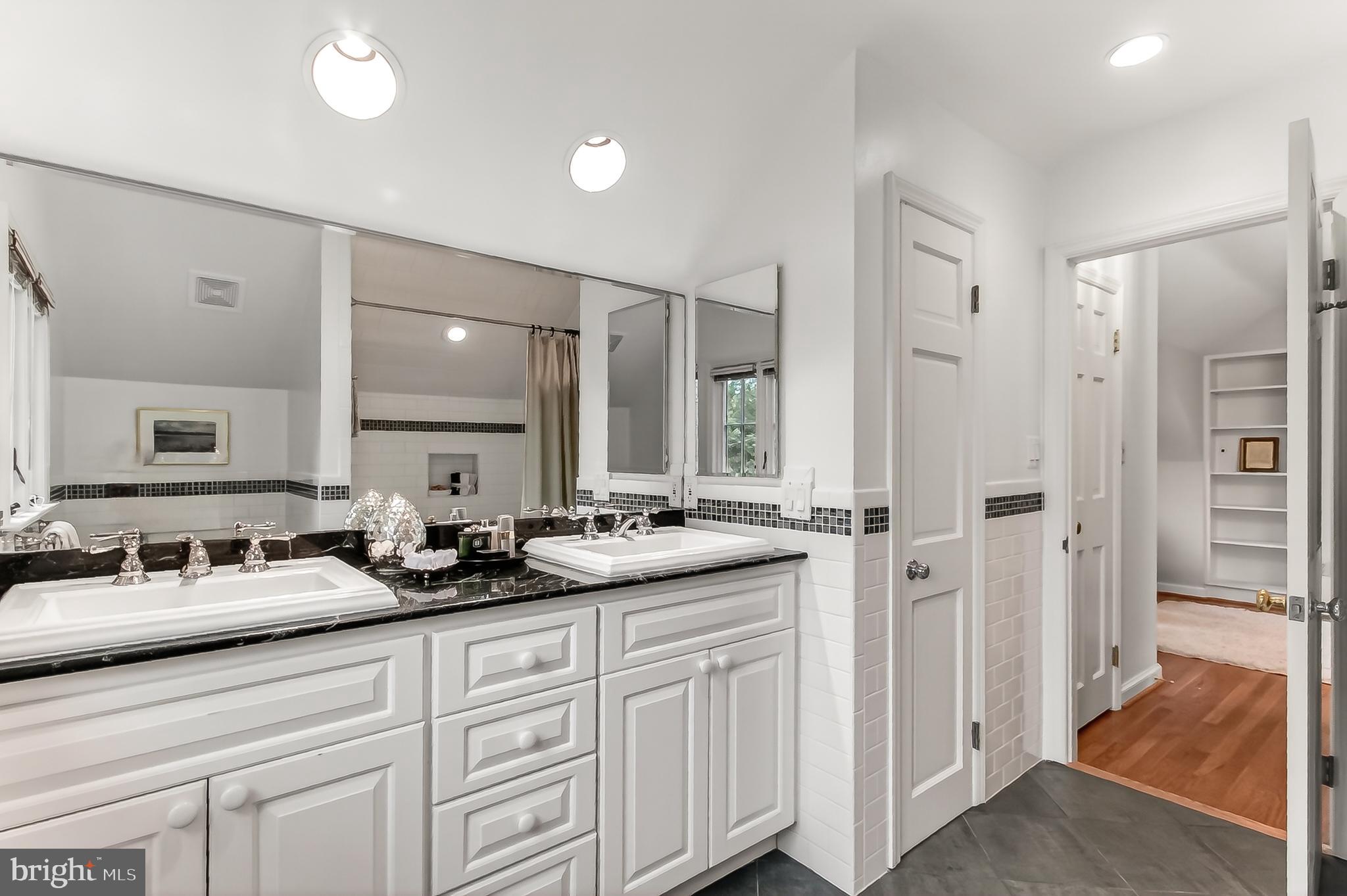 BEVERLY HILLS - Residential