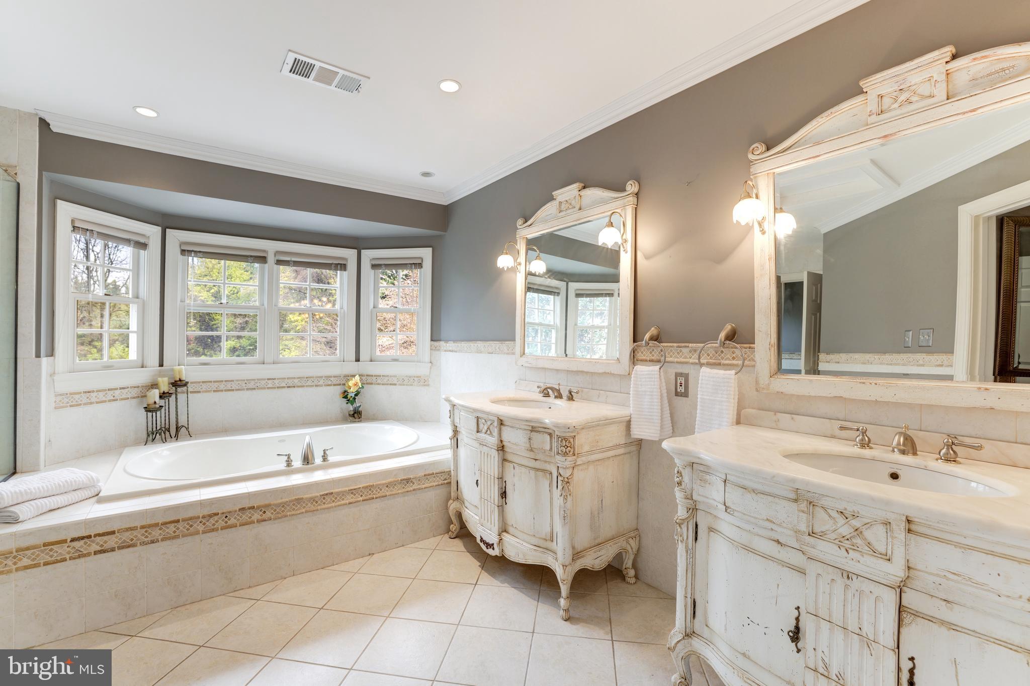 SENECA GATE - Residential