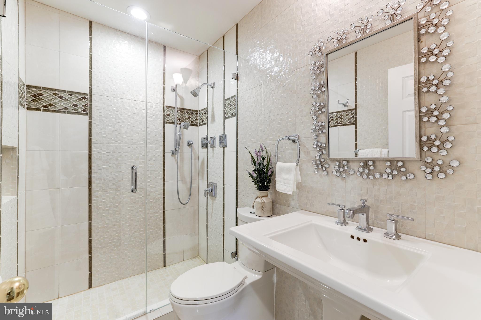 SENECA GATE - Residential