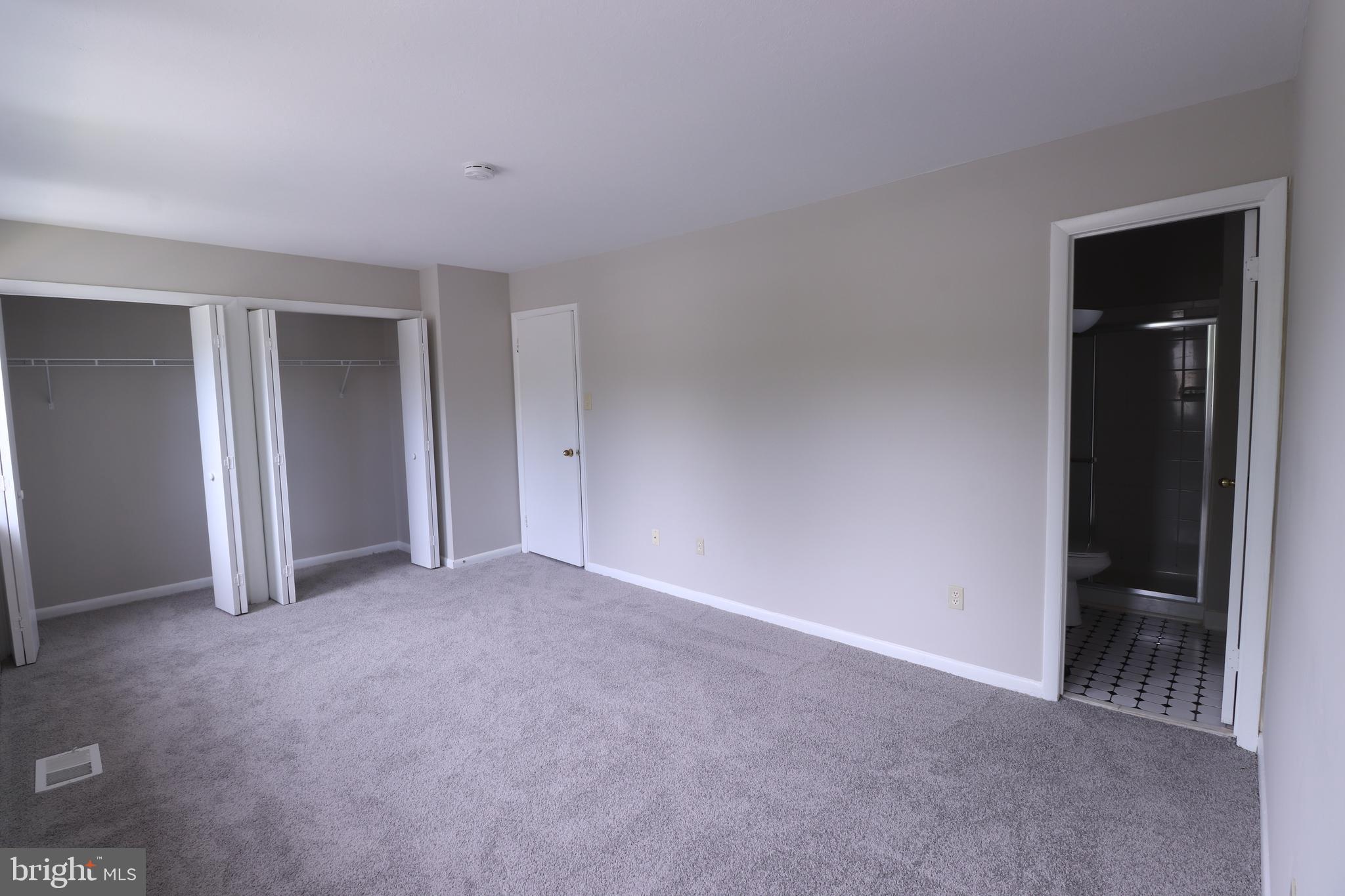 HAWTHORNE SQUARE - Residential Lease