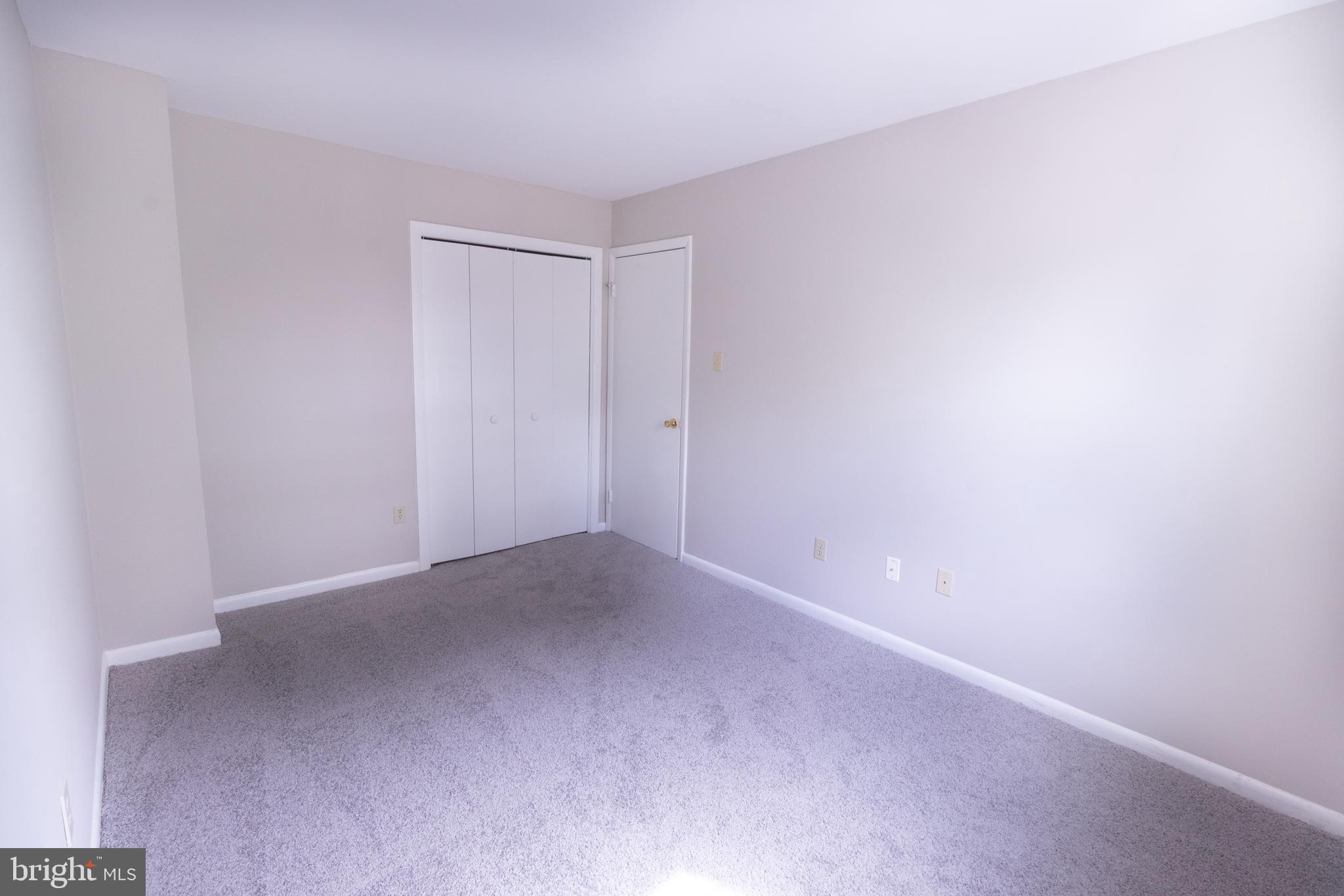 HAWTHORNE SQUARE - Residential Lease