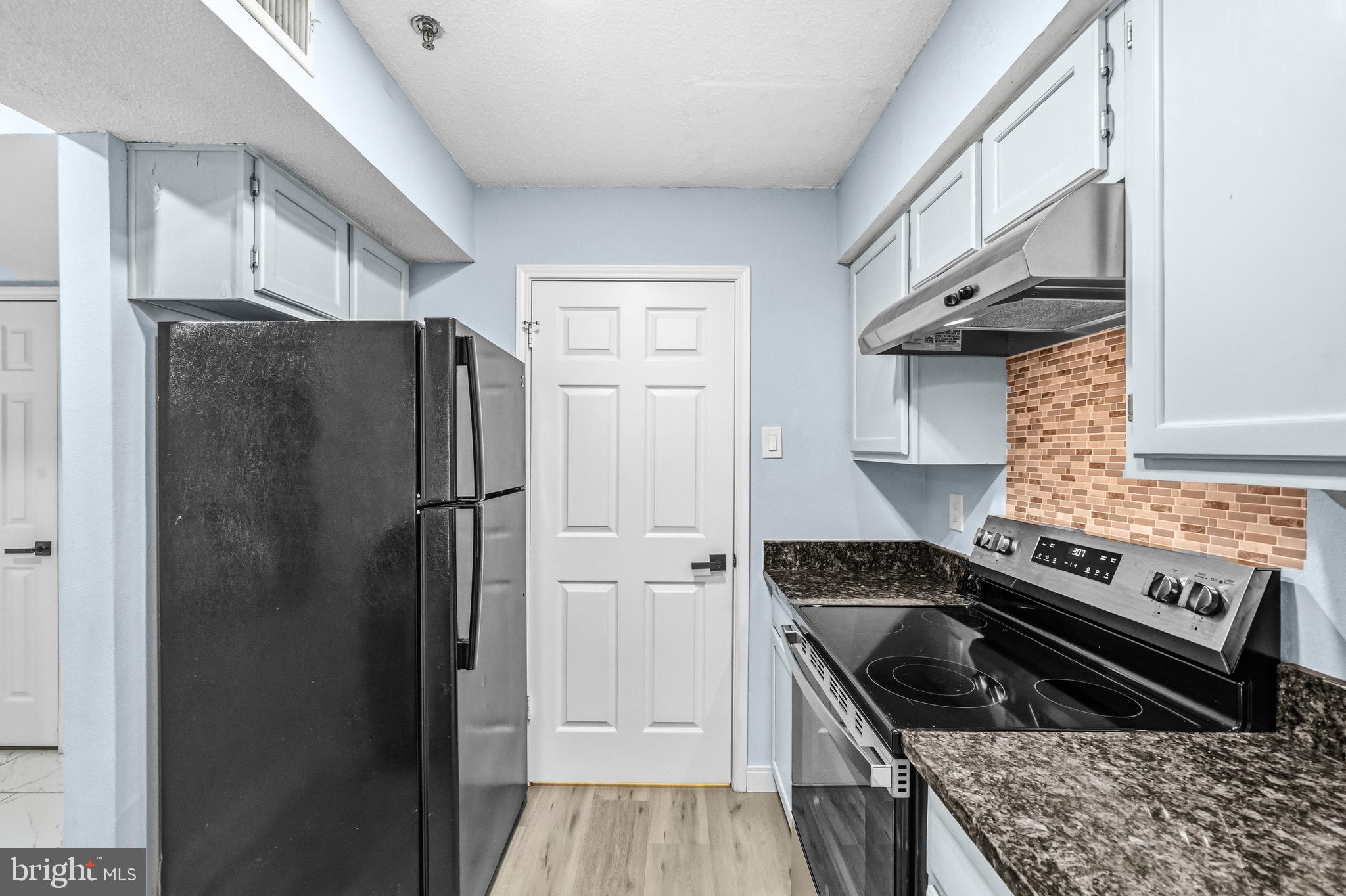 1524 LINCOLN WAY 107