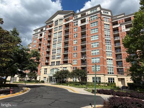 Photo of 11760 Sunrise Valley Drive #905, RESTON, VA 20191 (MLS # VAFX2323026)