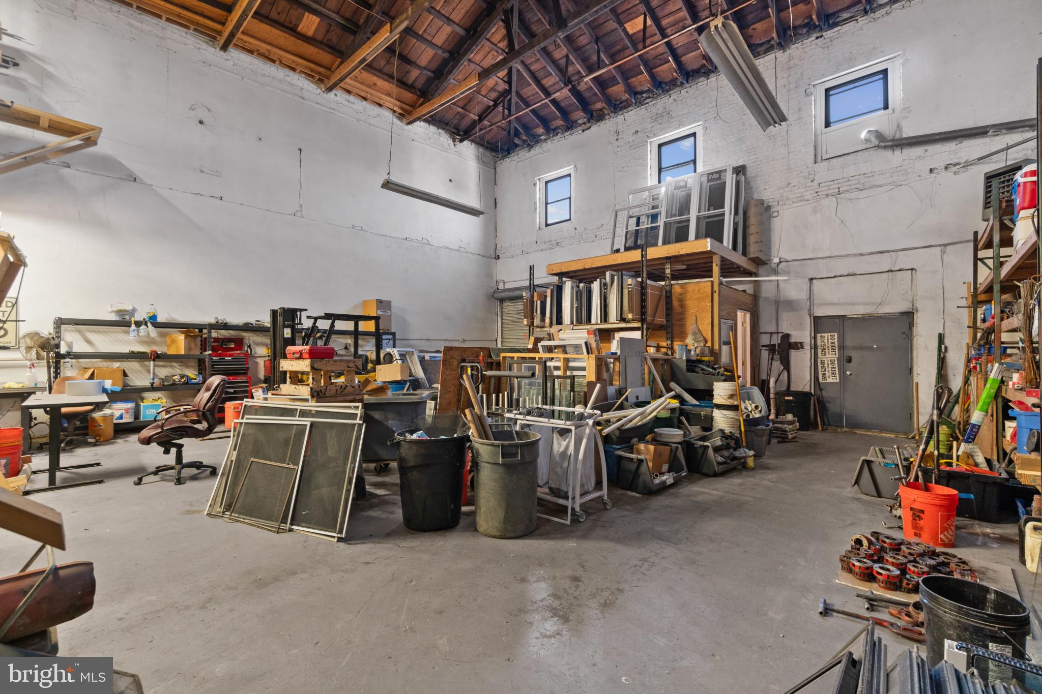 HIGHLANDTOWN - Commercial Sale