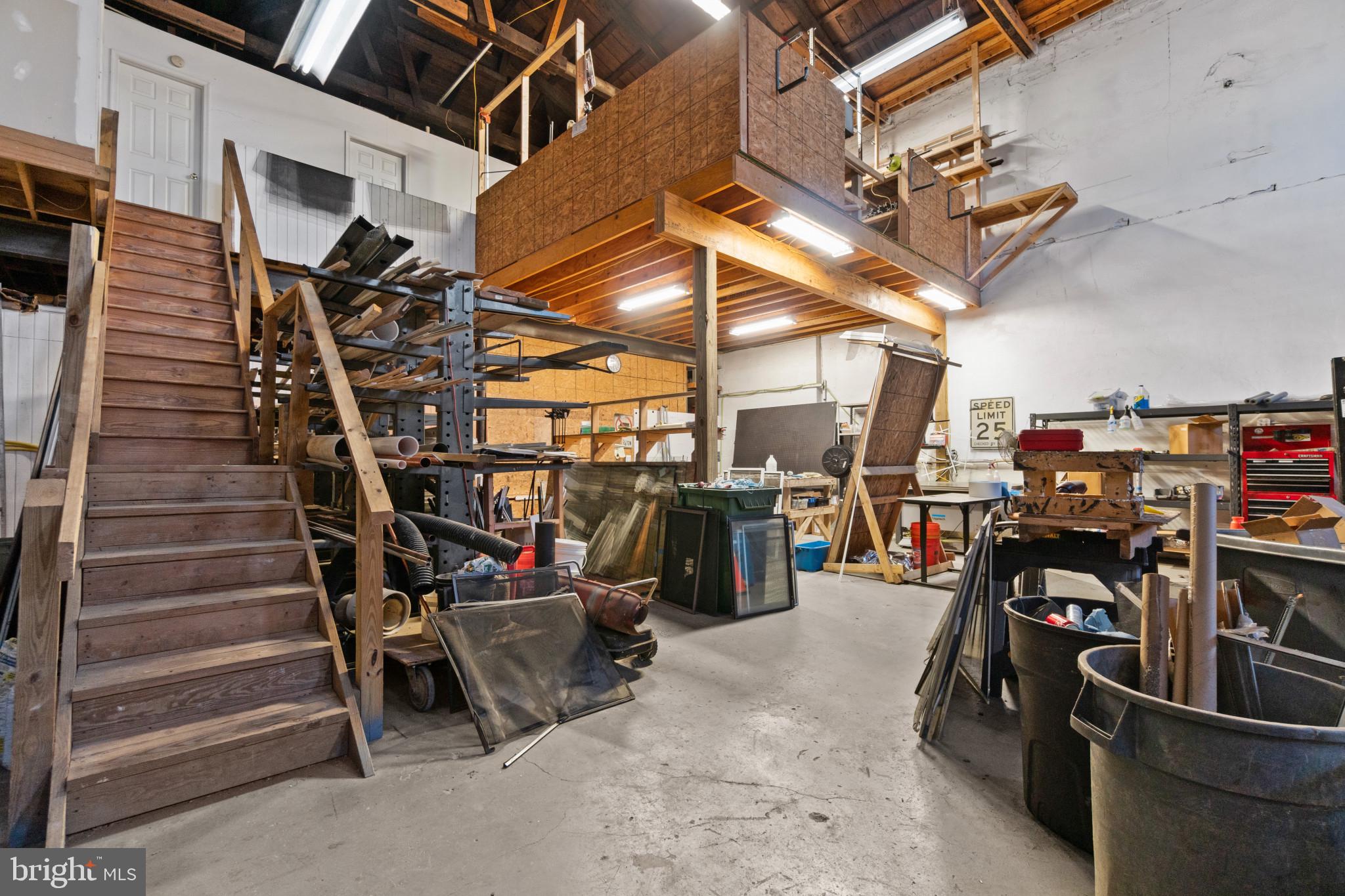 HIGHLANDTOWN - Commercial Sale