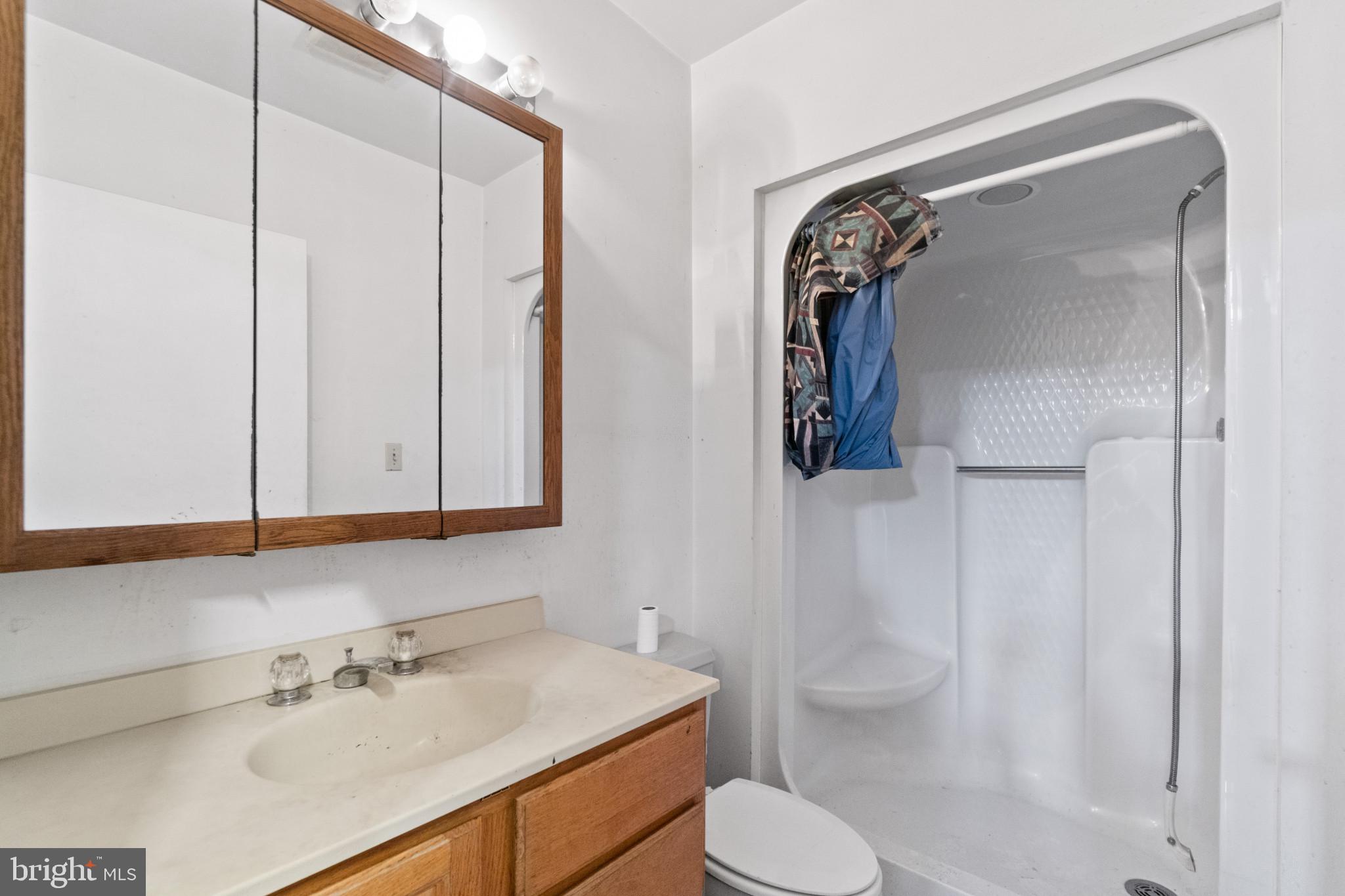 HIGHLANDTOWN - Commercial Sale
