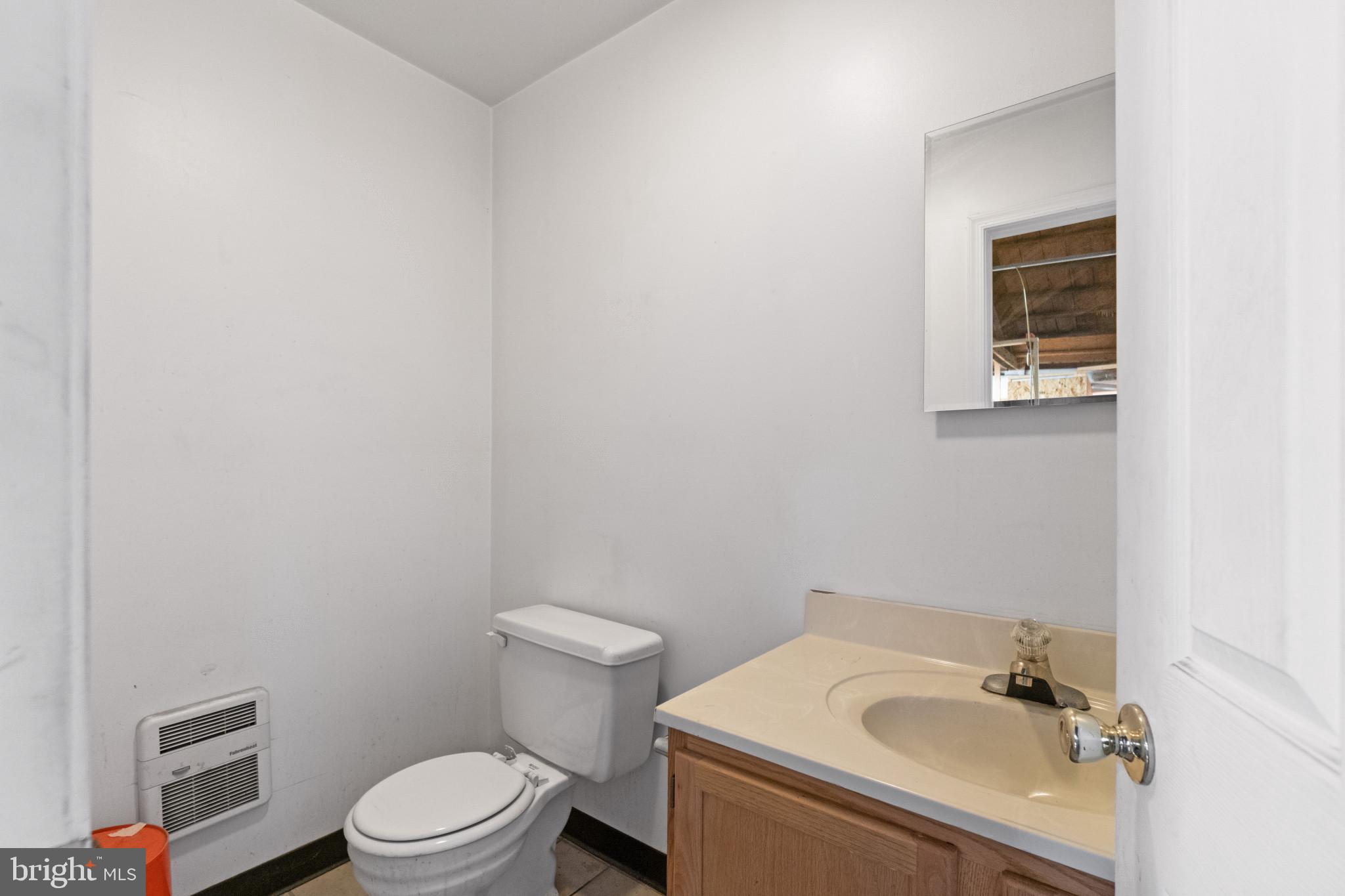HIGHLANDTOWN - Commercial Sale