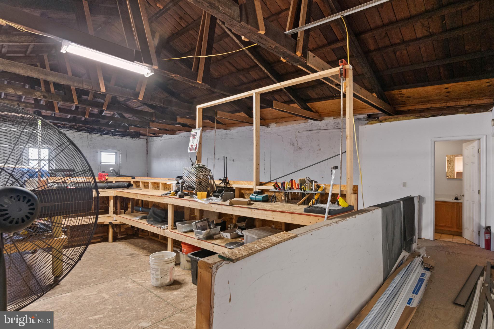 HIGHLANDTOWN - Commercial Sale