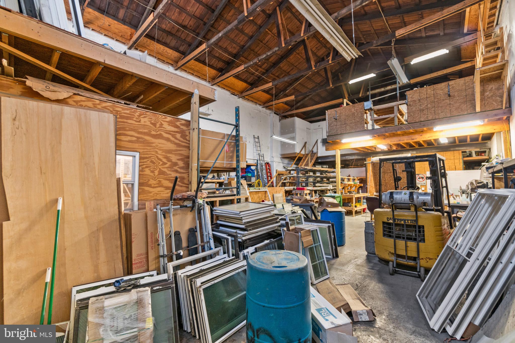 HIGHLANDTOWN - Commercial Sale