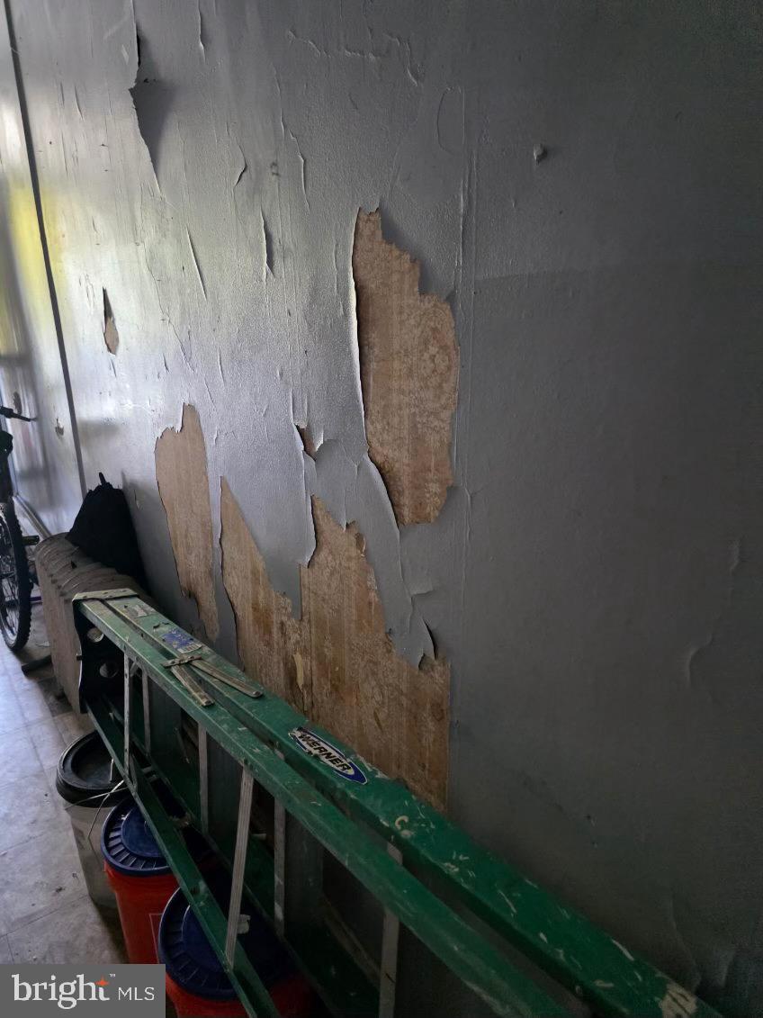 ELMWOOD PARK - Residential