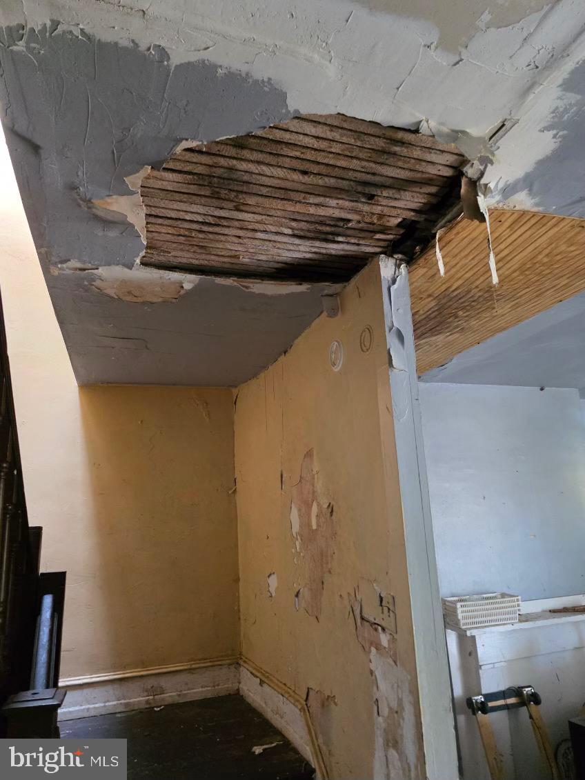 ELMWOOD PARK - Residential