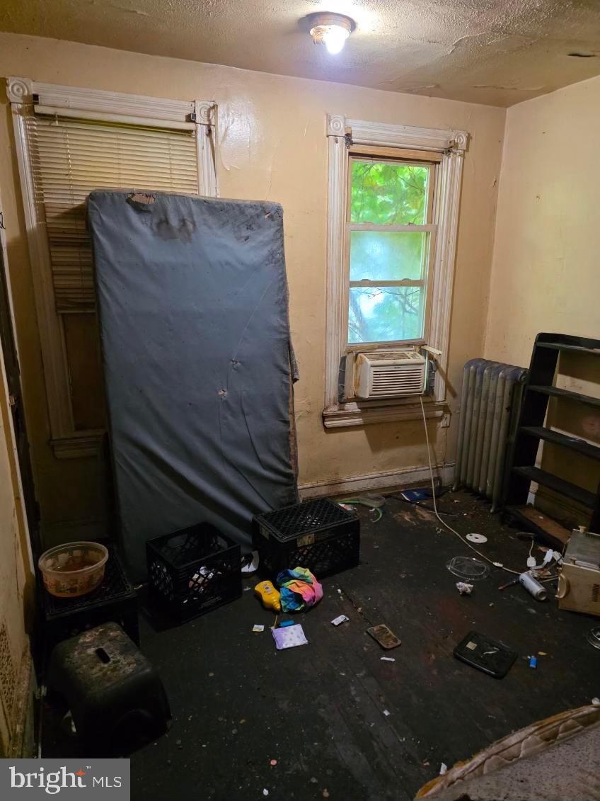 ELMWOOD PARK - Residential