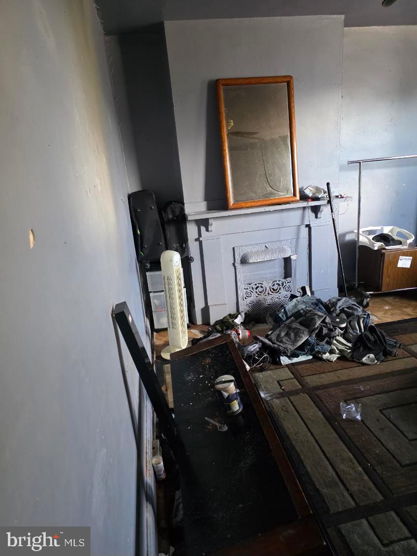 ELMWOOD PARK - Residential