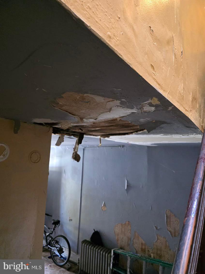 ELMWOOD PARK - Residential