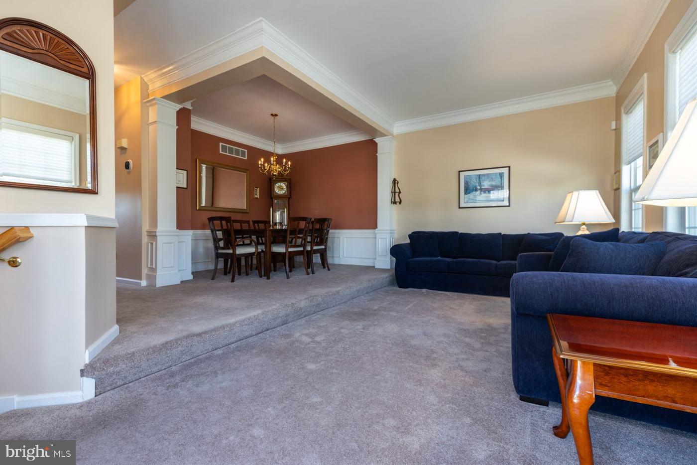 701 W OAKMEADE DRIVE