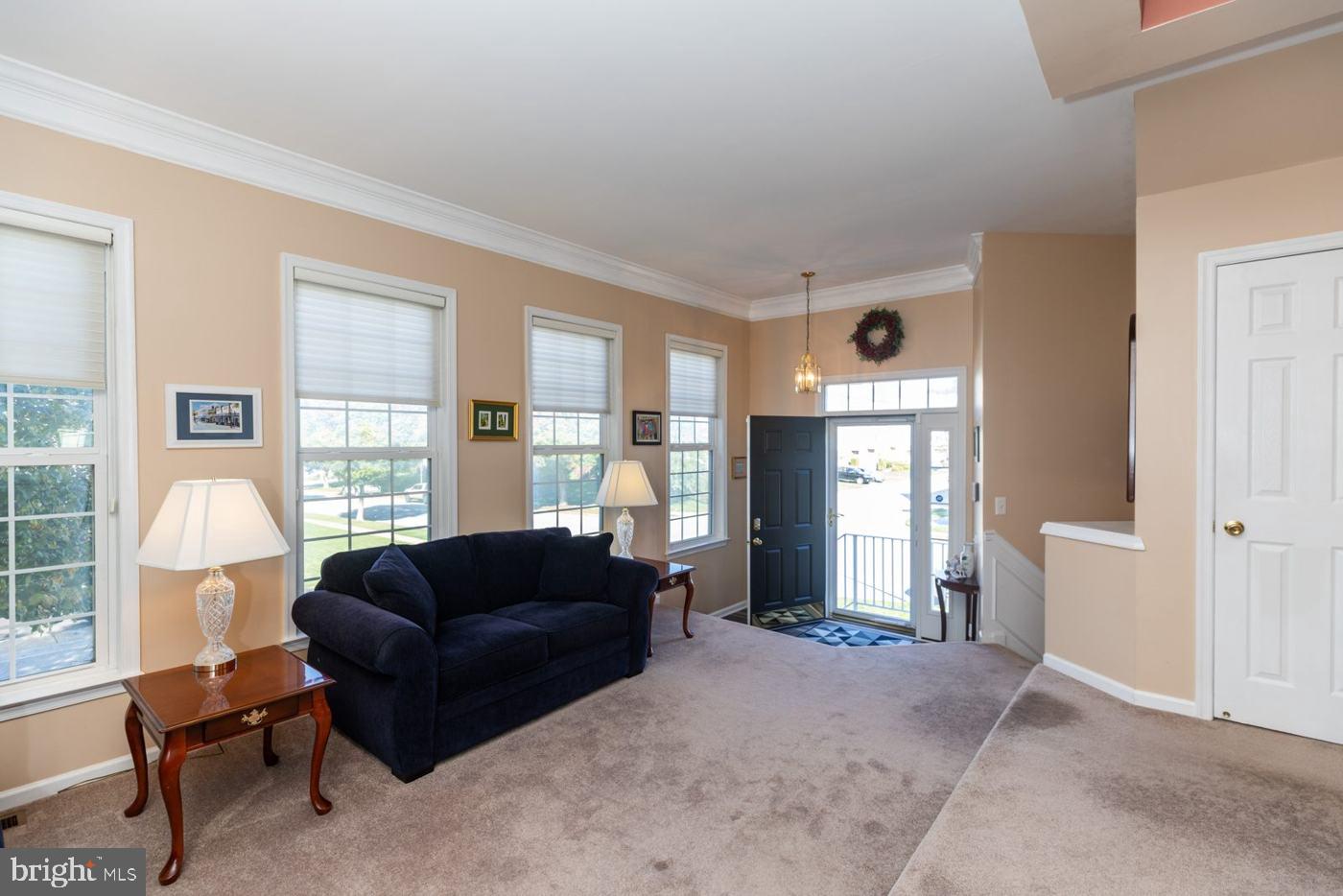 701 W OAKMEADE DRIVE
