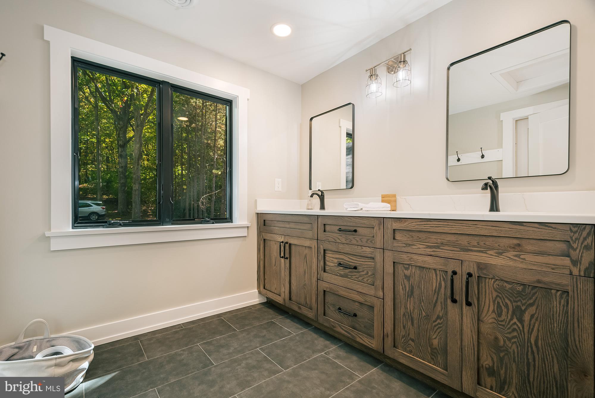 NORTH SHORE - Residential