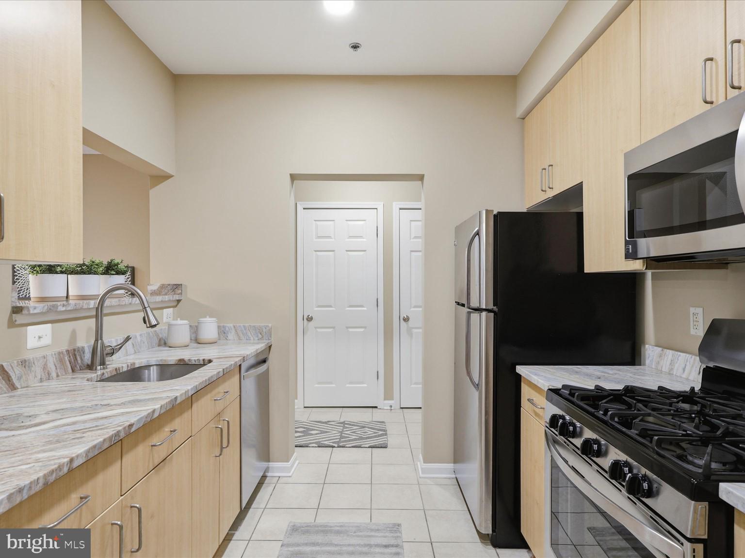 STRATFORD PARK - Residential