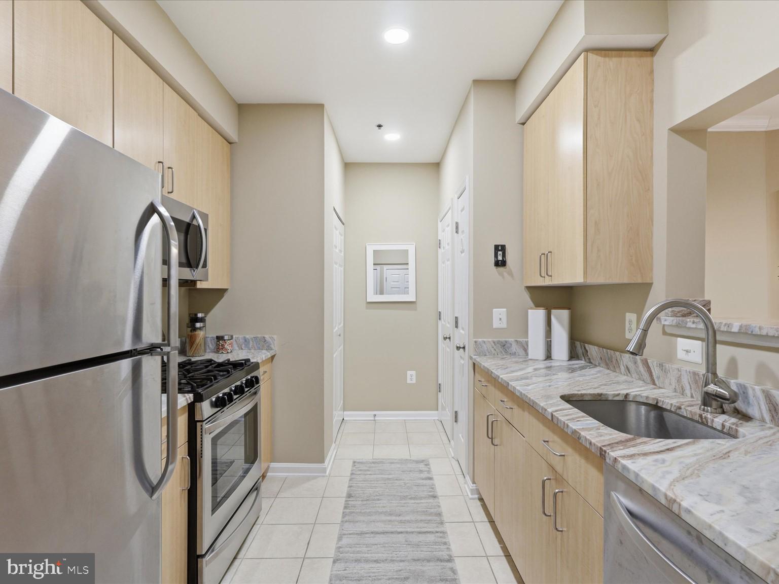 STRATFORD PARK - Residential