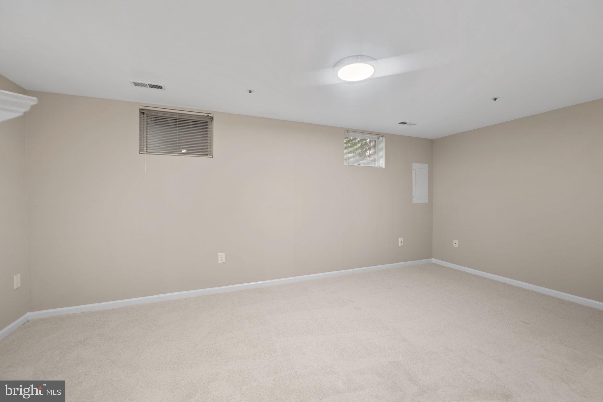 PARADISE / LANDS BAY - Residential