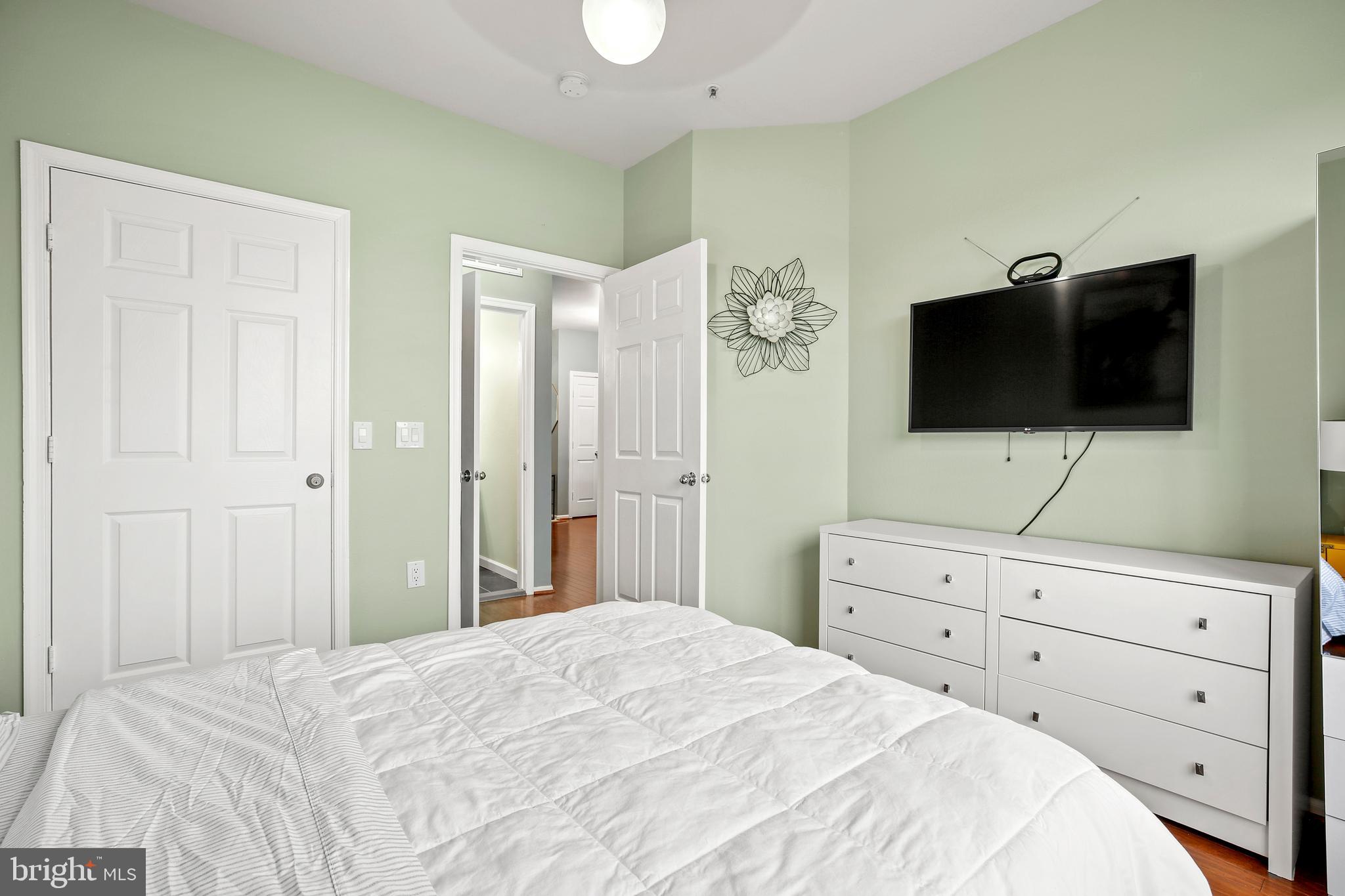 WHITE FLINT STATION - Residential Lease