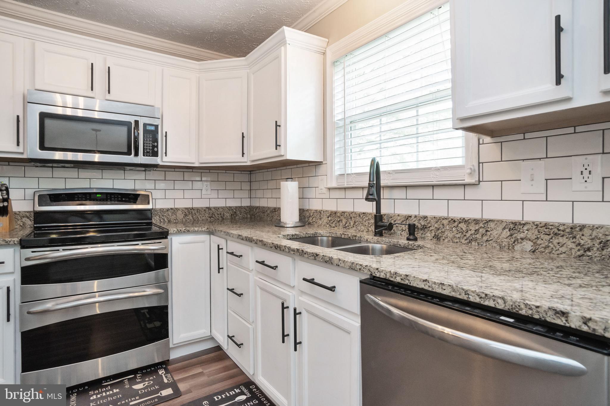 GOLDEN BEACH - Residential