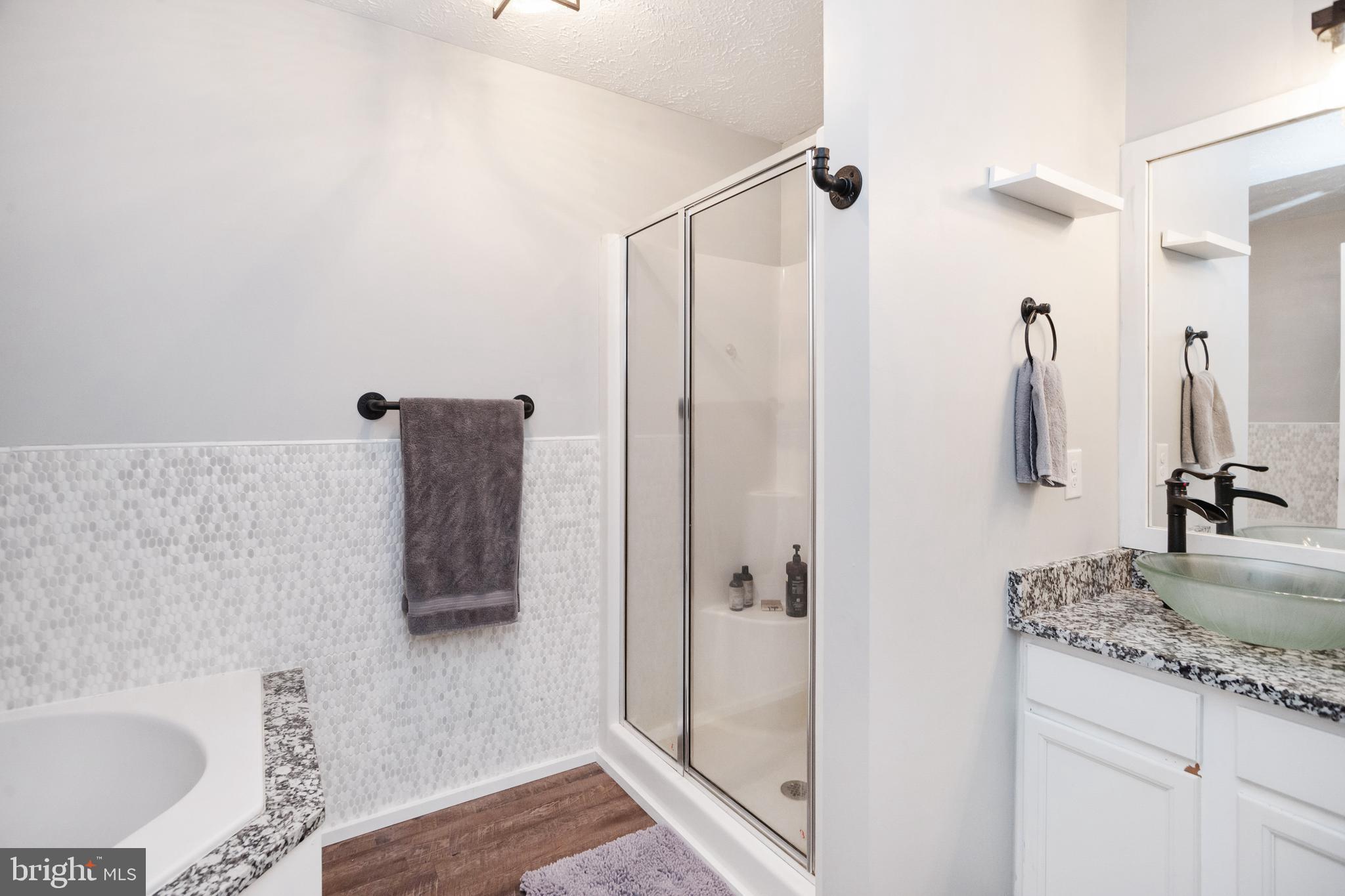 GOLDEN BEACH - Residential