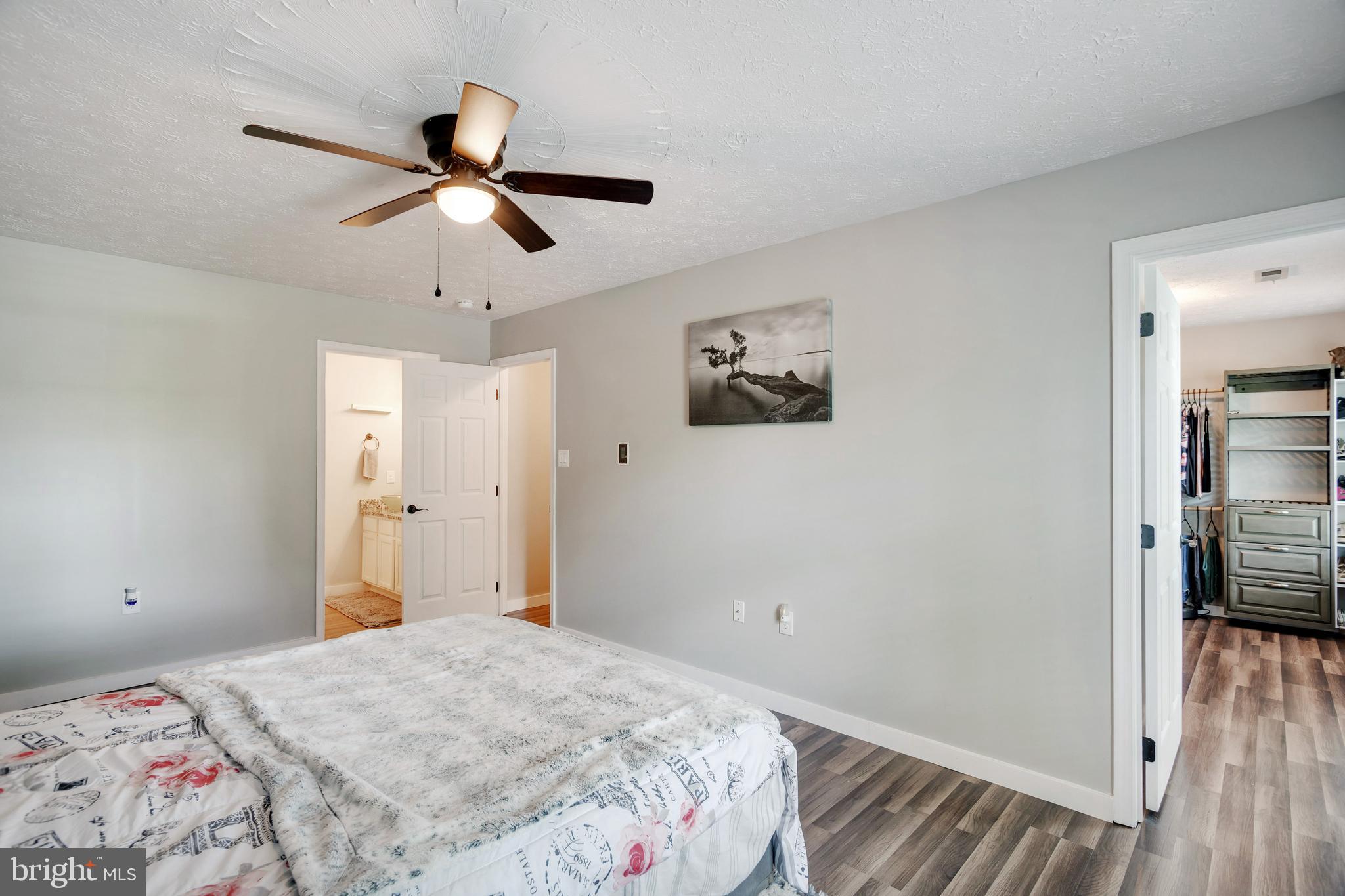 GOLDEN BEACH - Residential