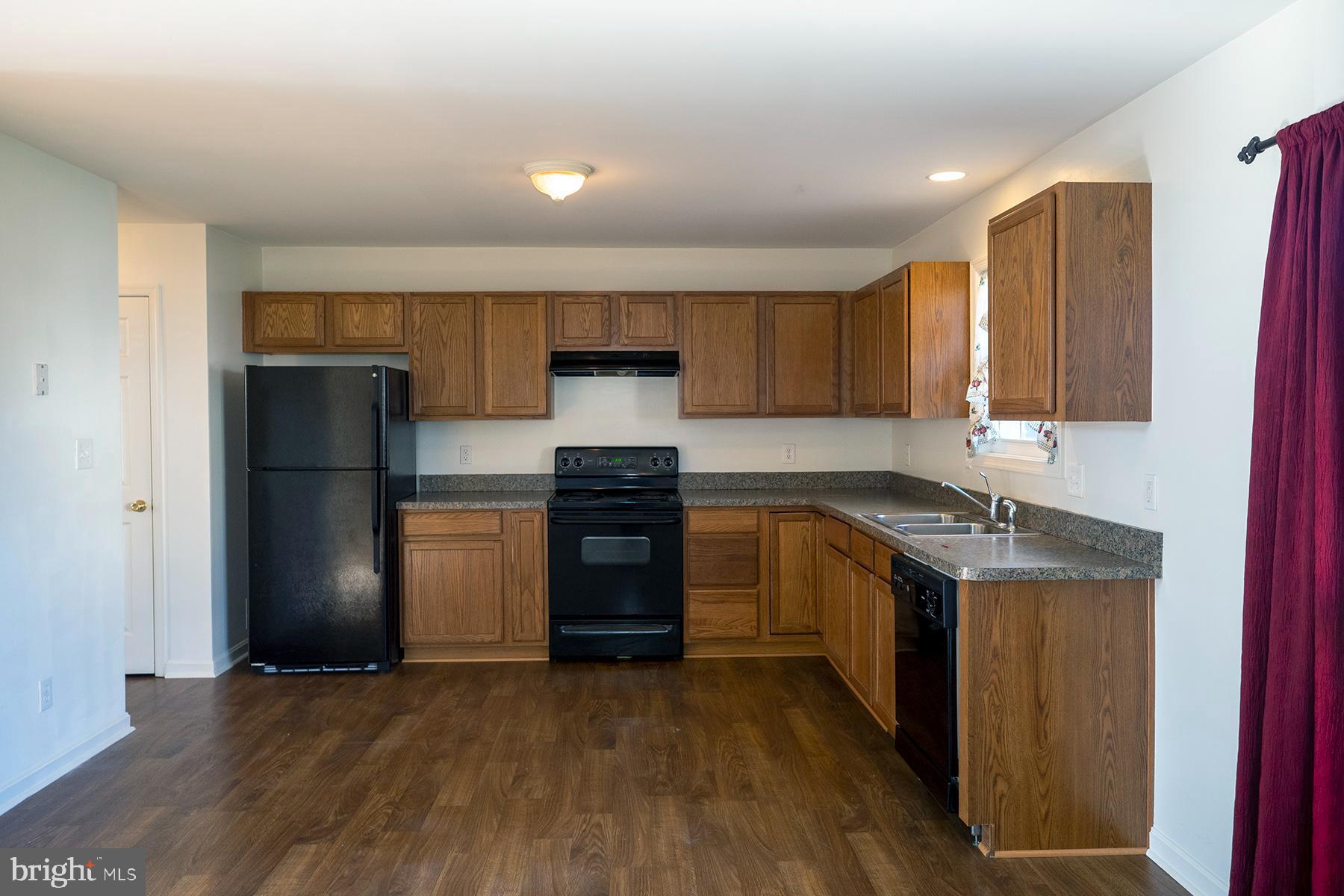 SUMMER HILL - Residential Lease