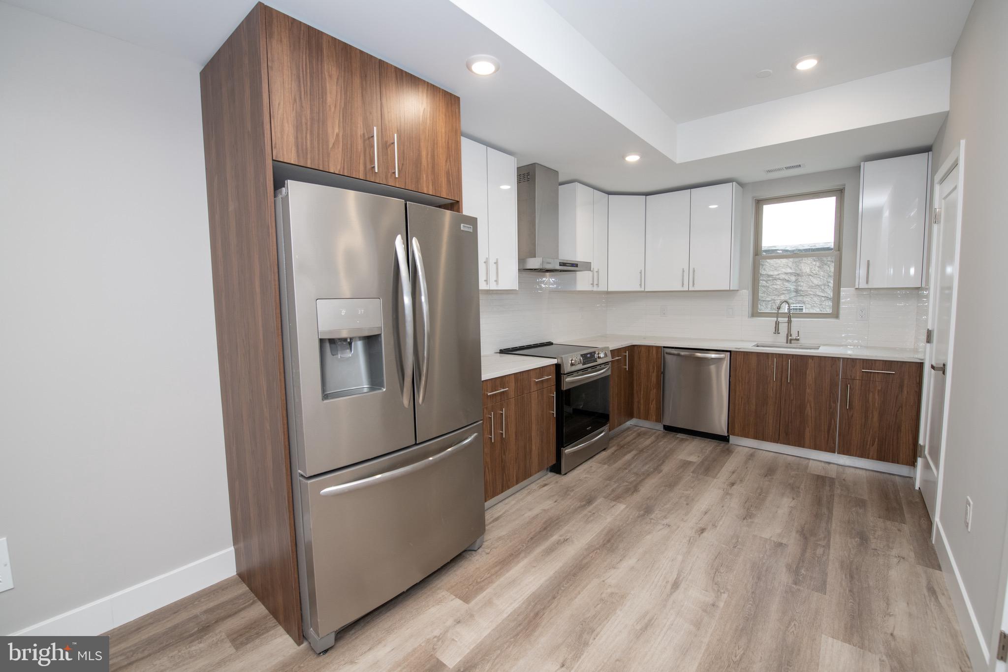 EAST KENSINGTON - Residential Income