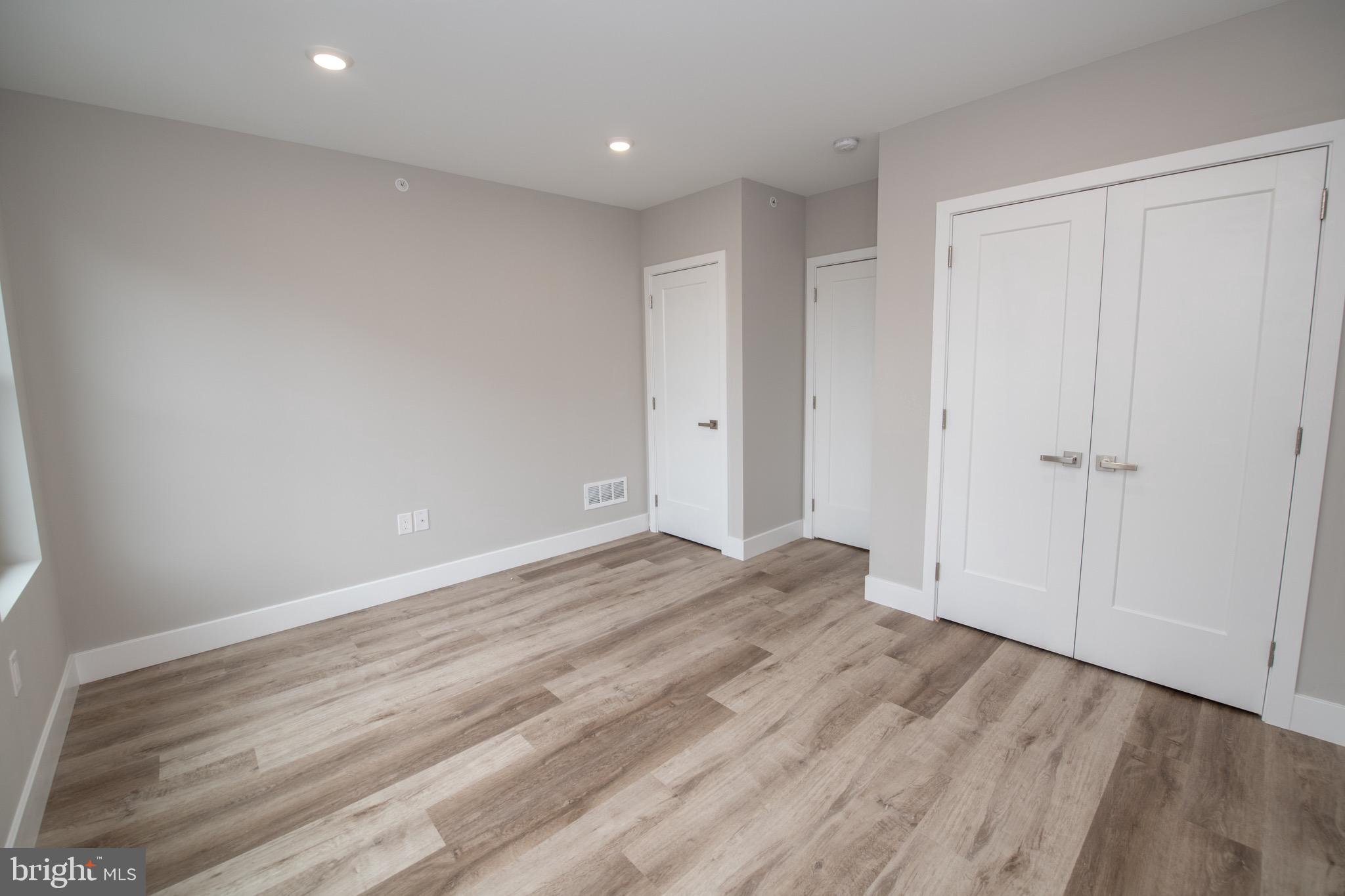EAST KENSINGTON - Residential Income